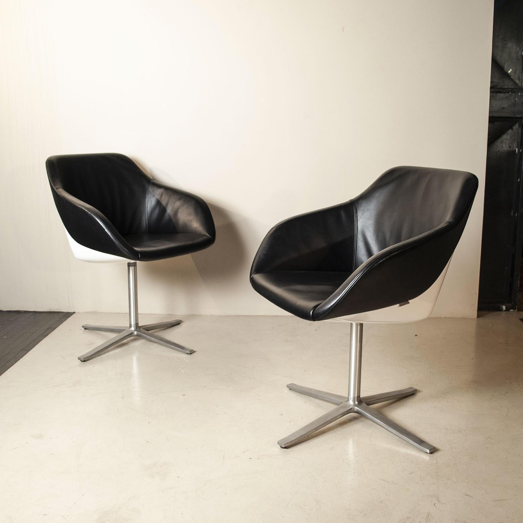 Mid-Century Modern Pearson Lloyd Set of Two Lounge Chairs 90’s For Sale