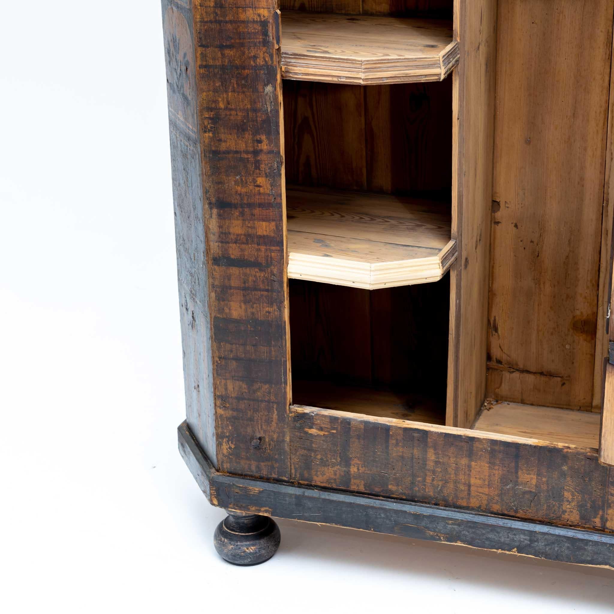 Peasant cabinet, Late 18th Century For Sale 2