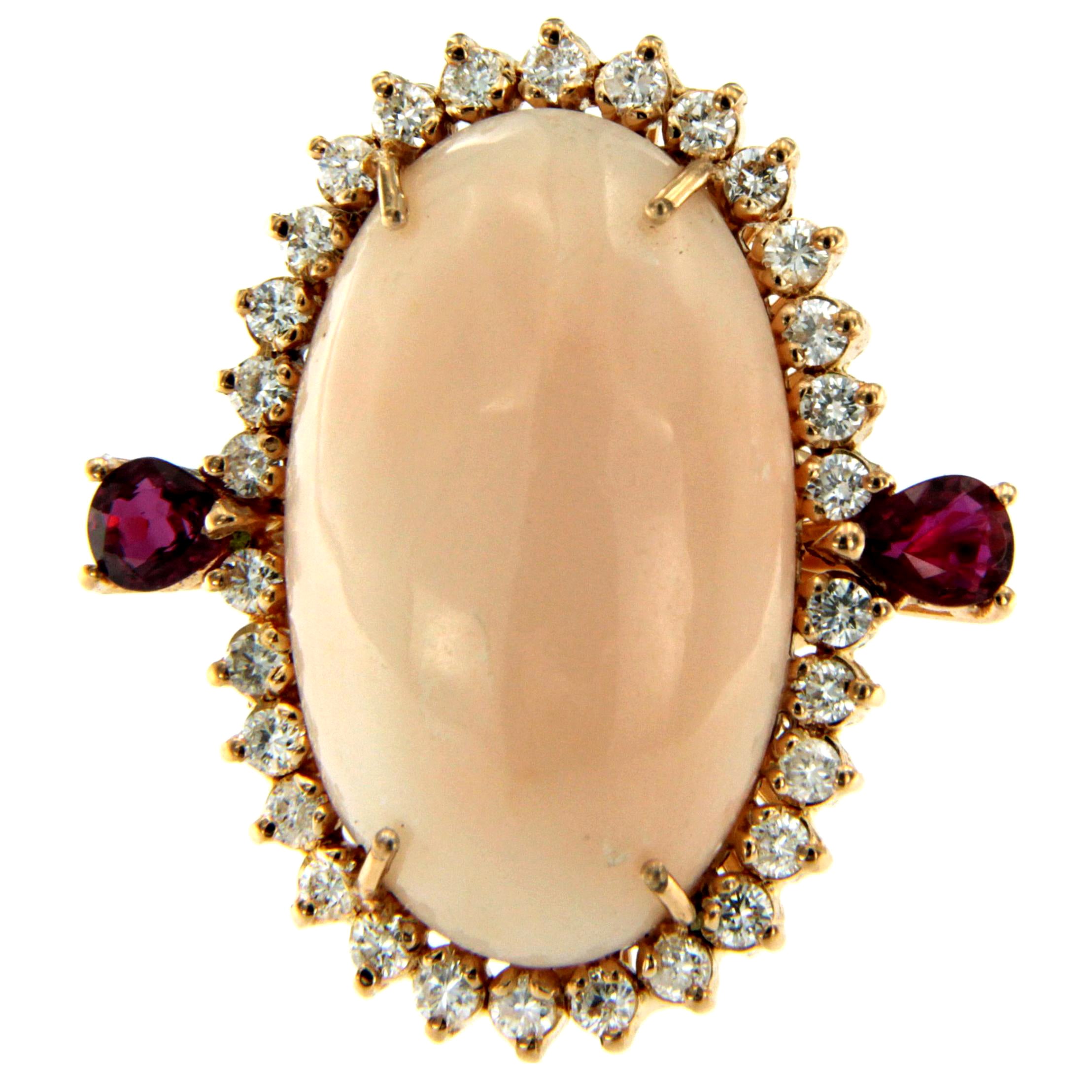 Bague cocktail Peau D'ange en or, corail, diamant et rubis