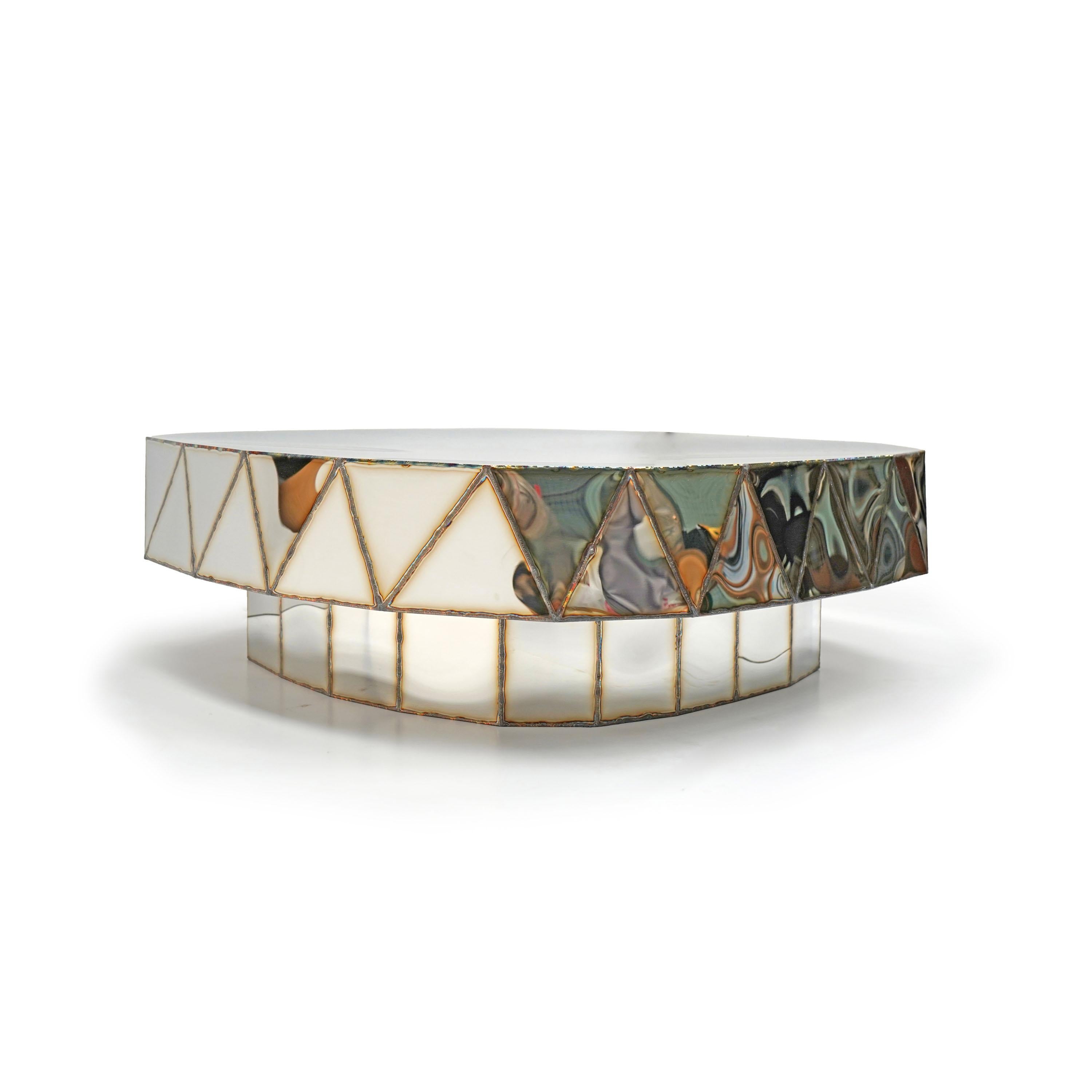 Mesa baja Pebble de acero inoxidable soldado pulido espejo de Julian Mayor en Nuevo estado para la venta en Geneve, CH