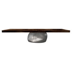 Tavolo da pranzo Pebble contemporaneo con base in alluminio lucido e impiallacciato