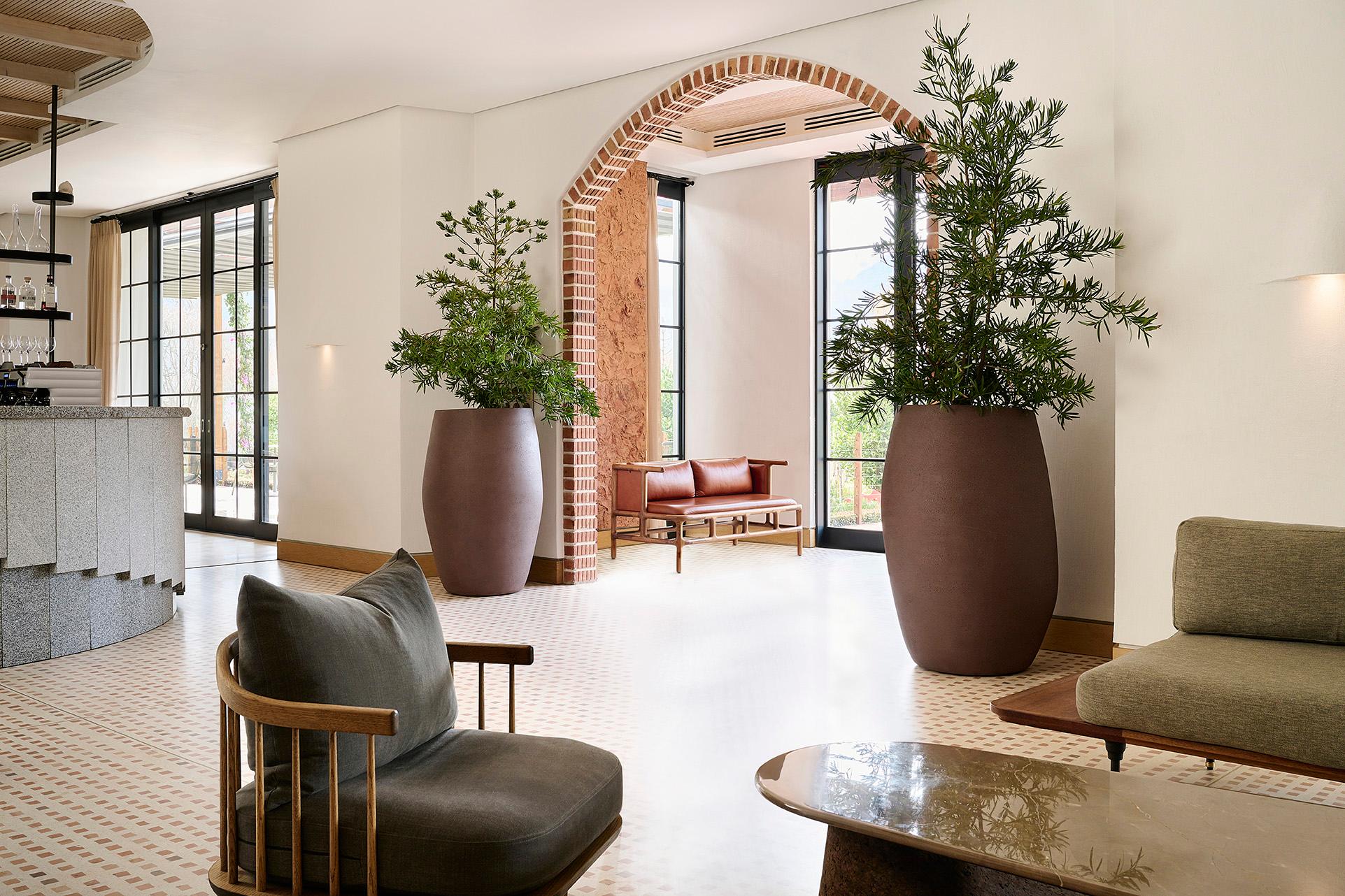 Jardinière de grès moyen Pebble par Indigenus en vente 1