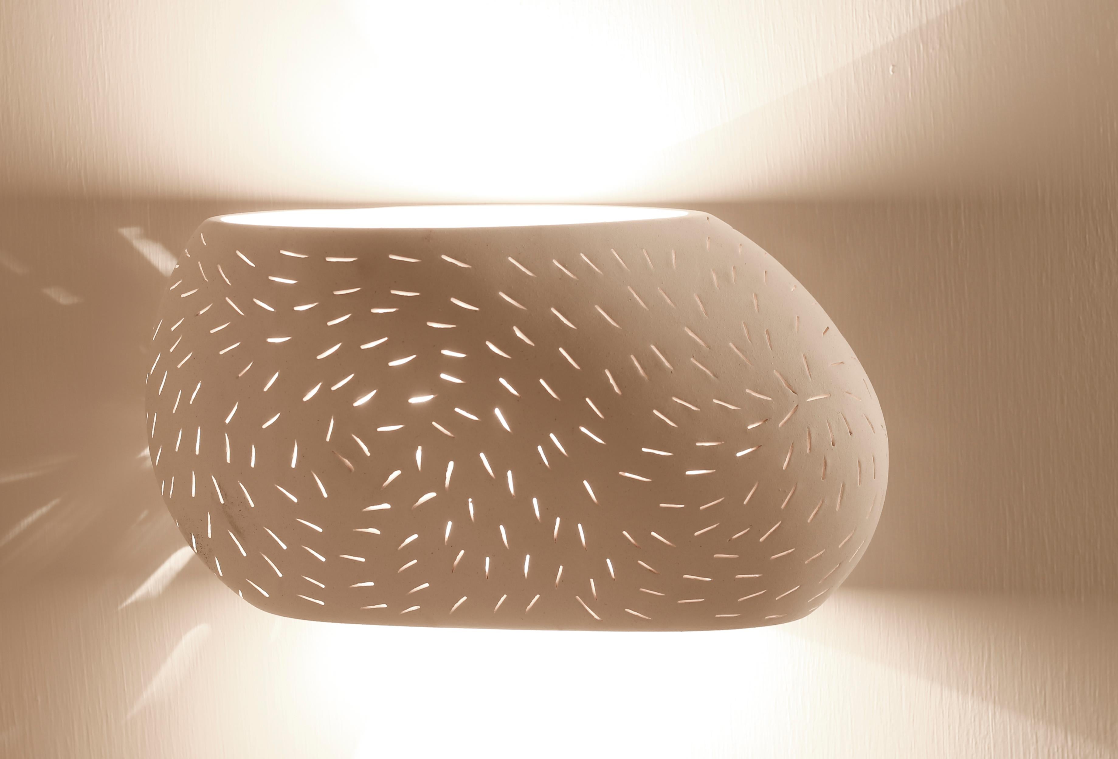 Organico moderno PEBBLE - Scontrino in ceramica - Illuminazione da parete con montaggio ad incasso di design - Realizzato a mano in vendita