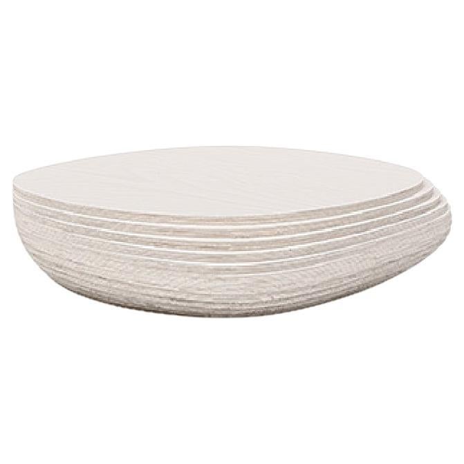 Pebbles Medium de Piegatto, une table basse sculpturale