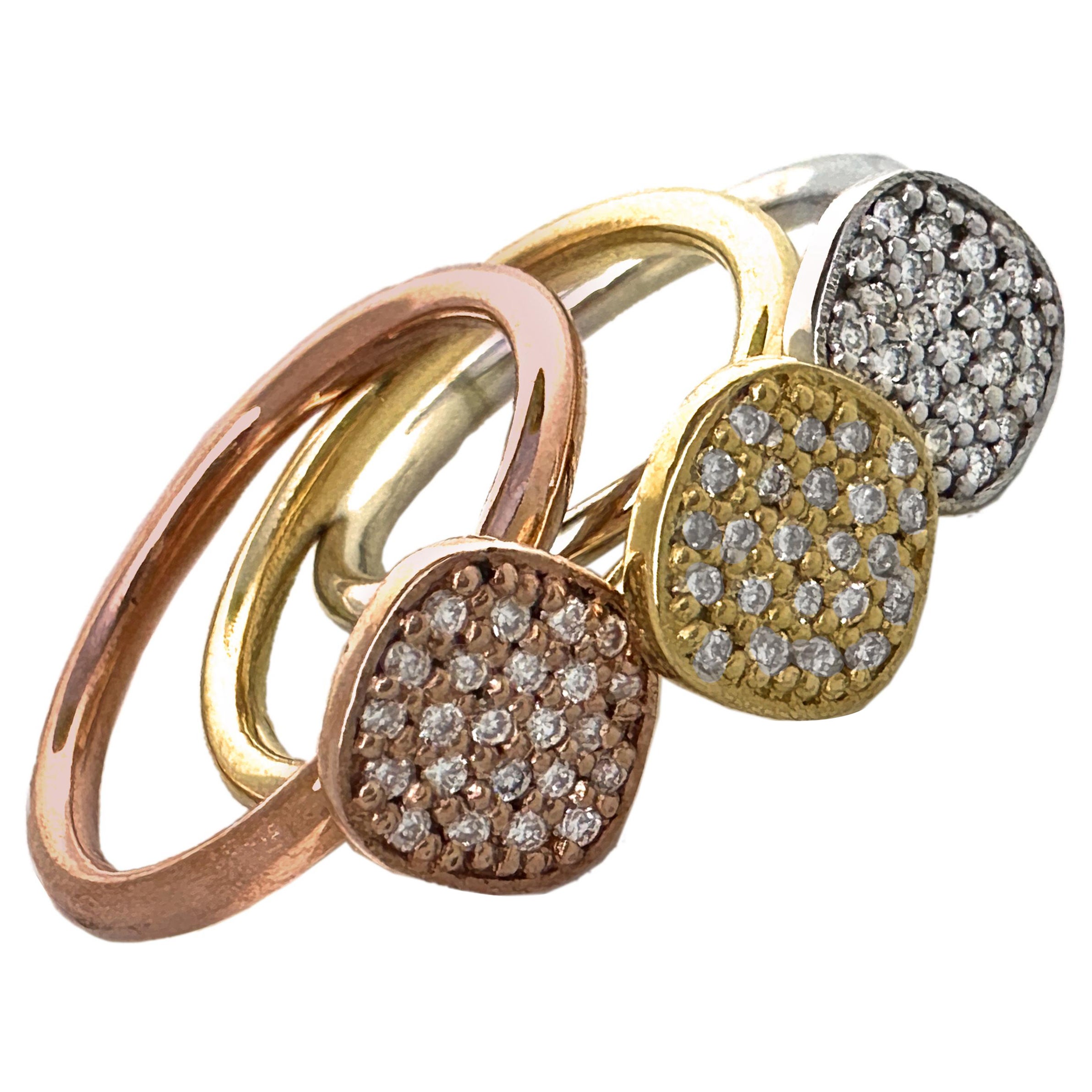 Juego de tres anillos apilables de pavé de diamantes "Pebbles" en oro rosa, blanco y amarillo en venta