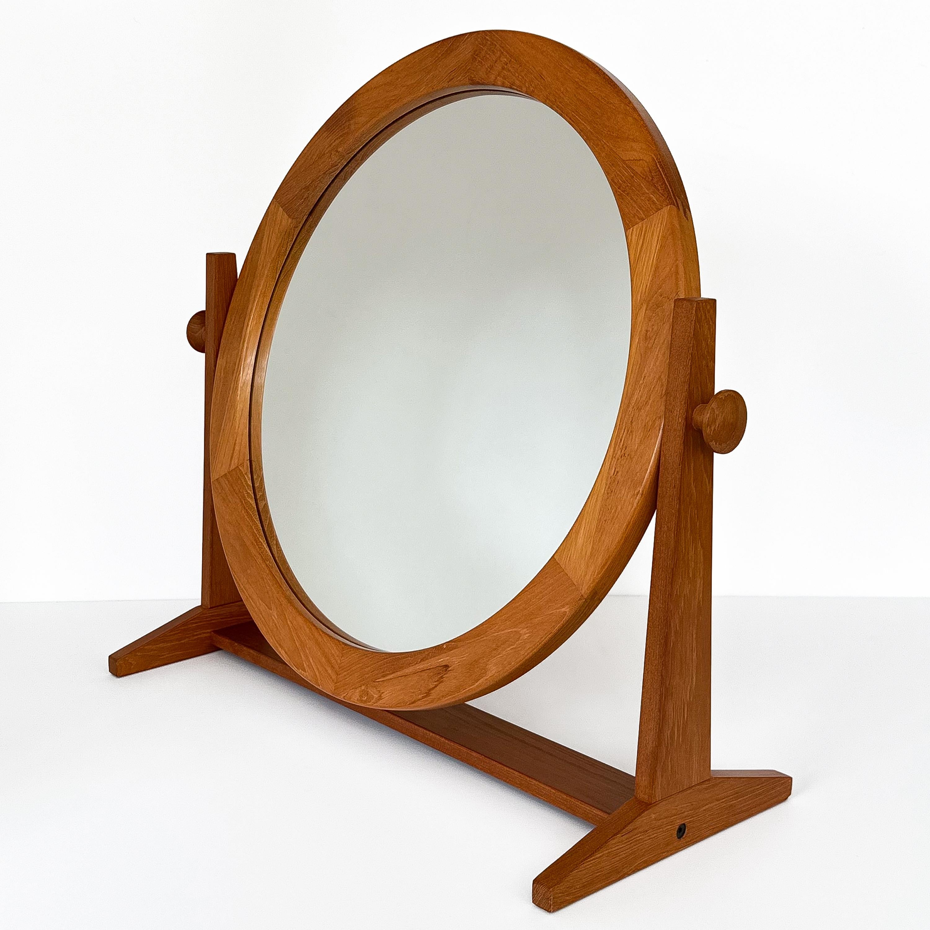 Pedersen & Hansen Large Teak Table Top Vanity Mirror In Good Condition For Sale In Chicago, IL
