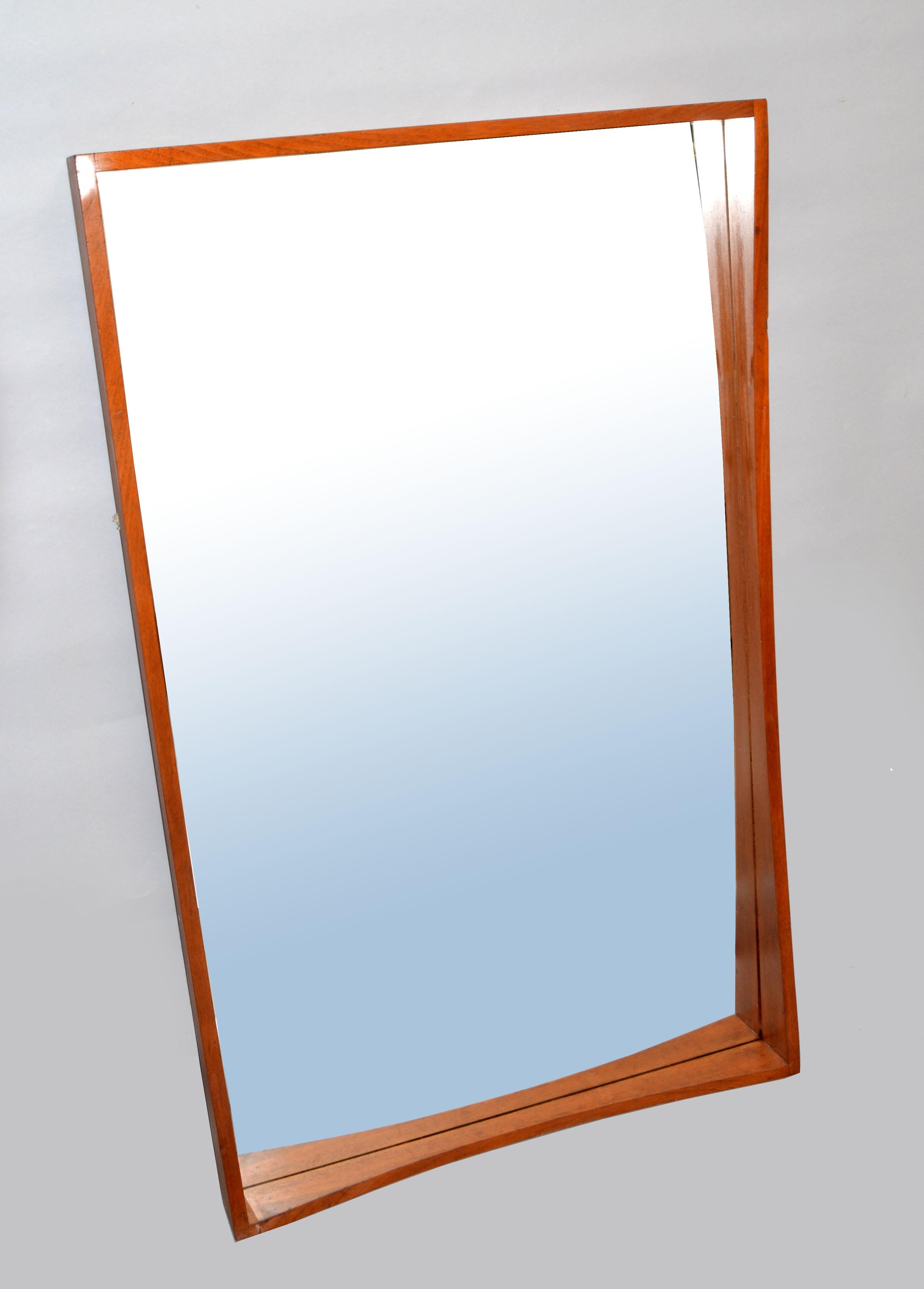 Pedersen & Hansen Scandinavian Modern Rectangle Dovetailed Teak Wall Mirror 1960 In Good Condition For Sale In Miami, FL