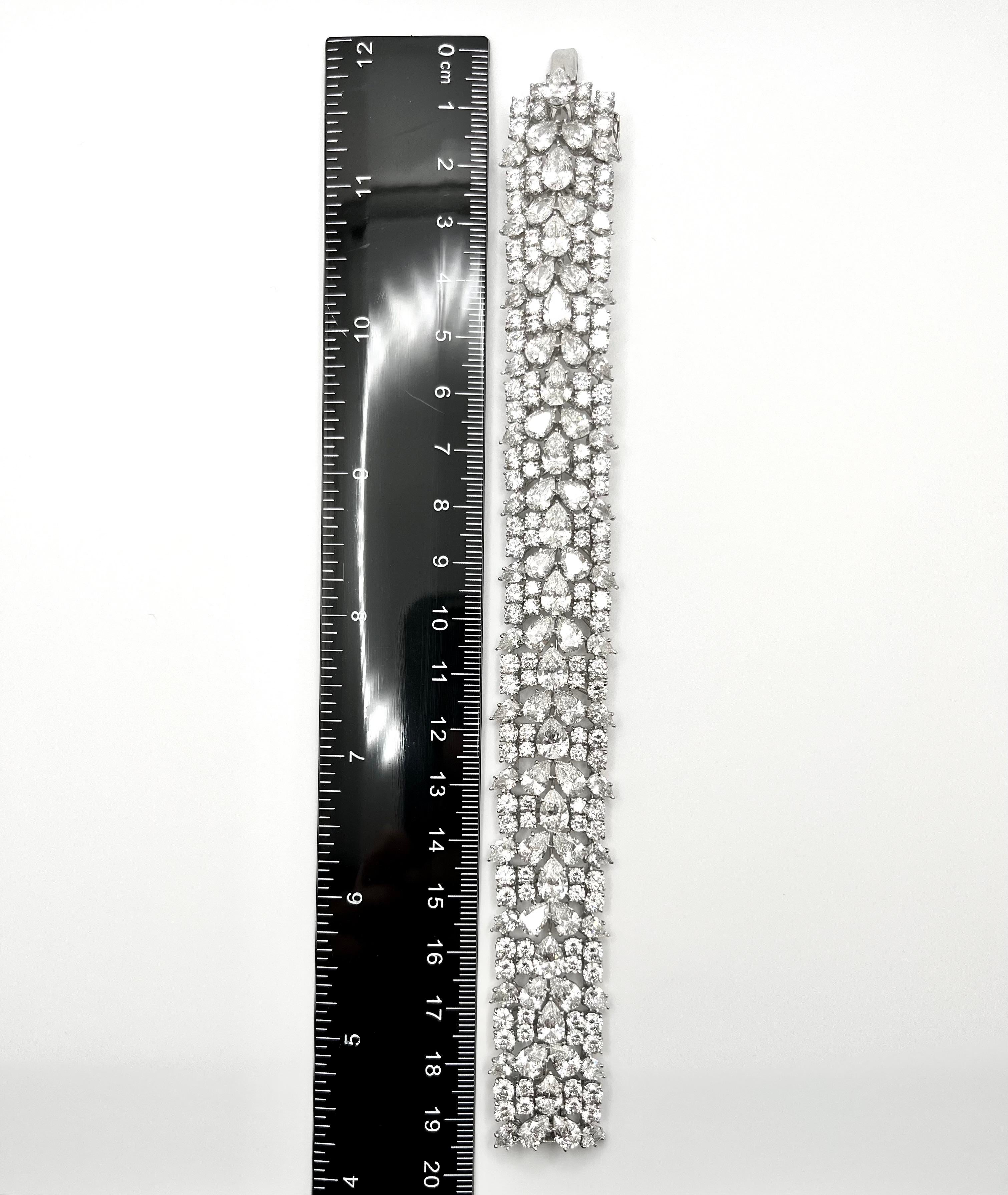 Pederzani Armband aus 60 Karat Platin und Diamanten im Angebot 5