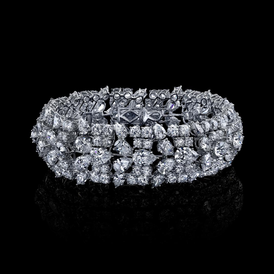 Pederzani Armband aus 60 Karat Platin und Diamanten (Tropfenschliff) im Angebot