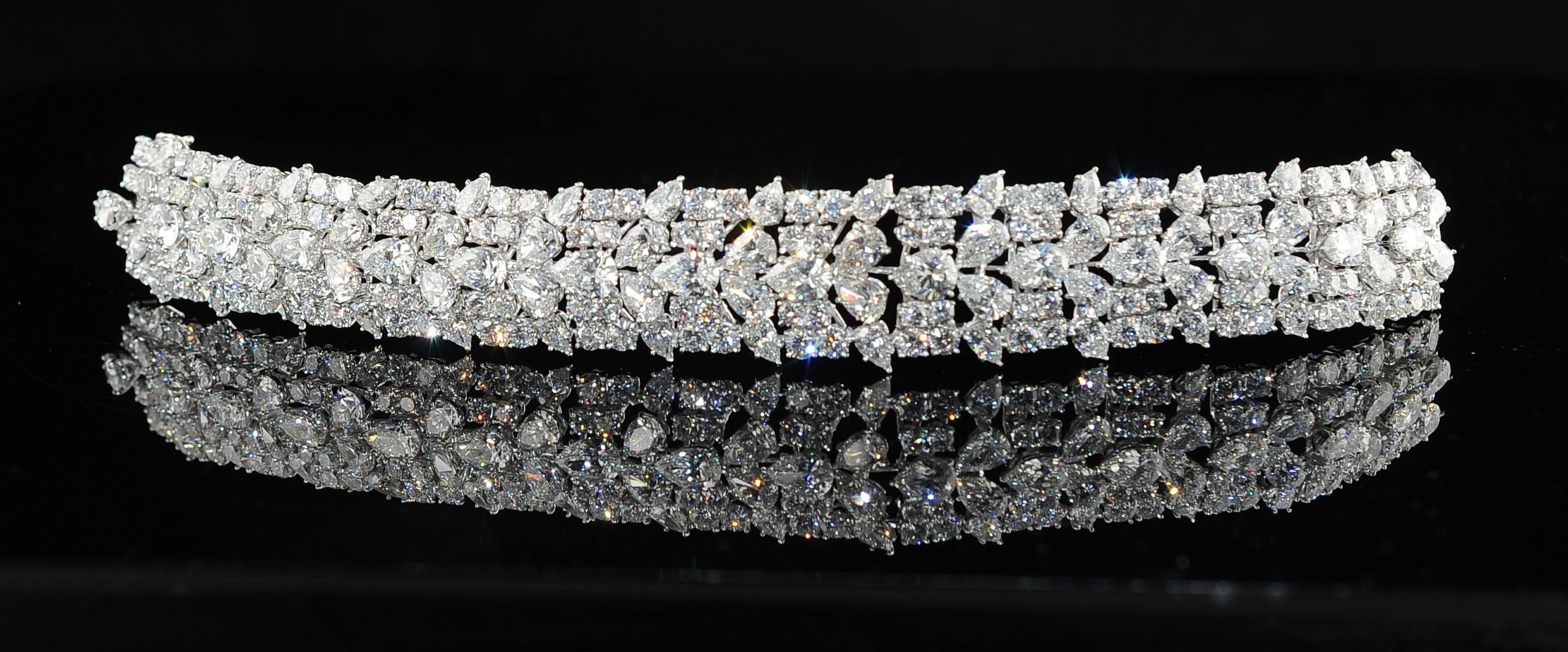 Pederzani Armband aus 60 Karat Platin und Diamanten im Zustand „Neu“ im Angebot in Beverly Hills, CA