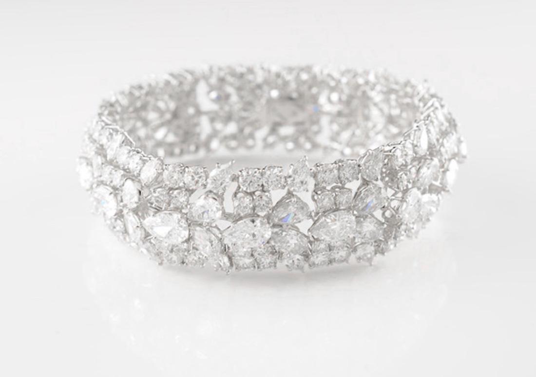 Pederzani Armband aus 60 Karat Platin und Diamanten im Angebot 1