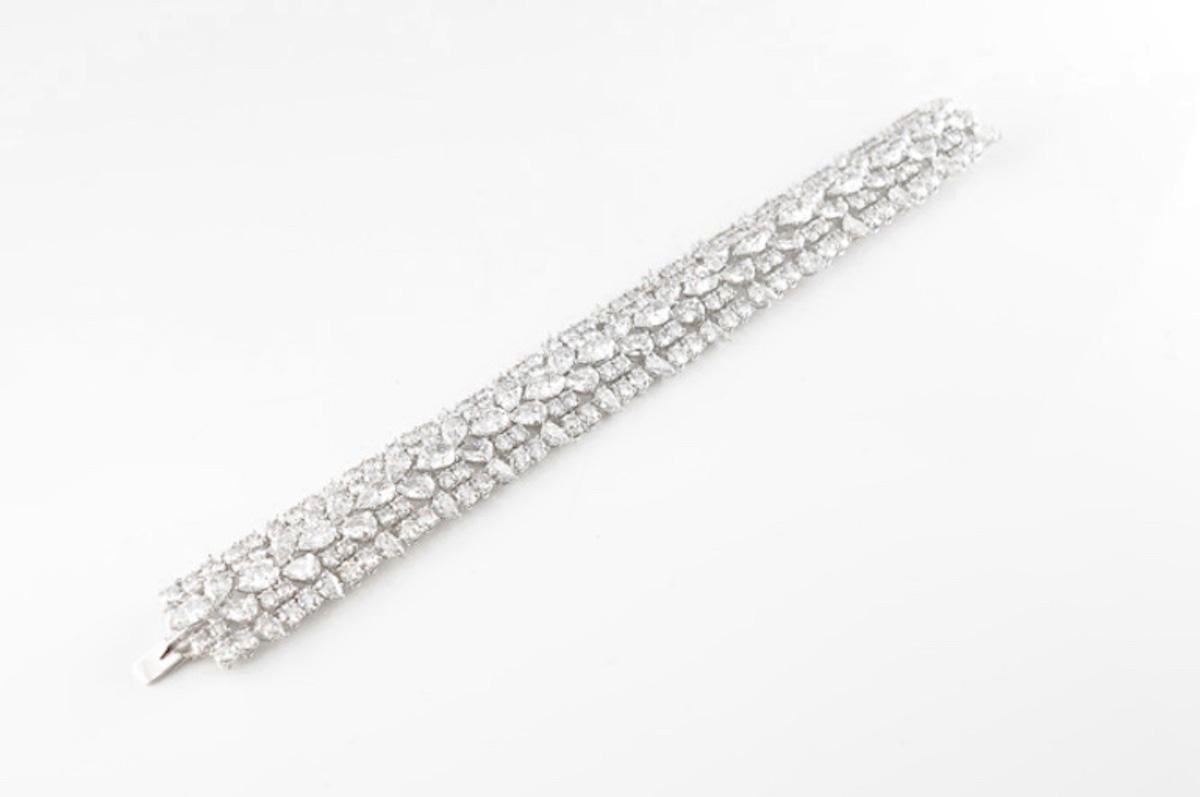 Pederzani Armband aus 60 Karat Platin und Diamanten im Angebot 2