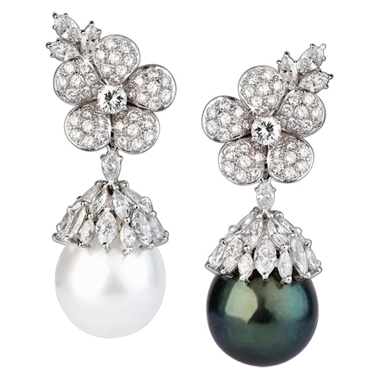 Boucles d'oreilles signées Pederzani pour environ 10,00 carats de diamants et de perles en vente