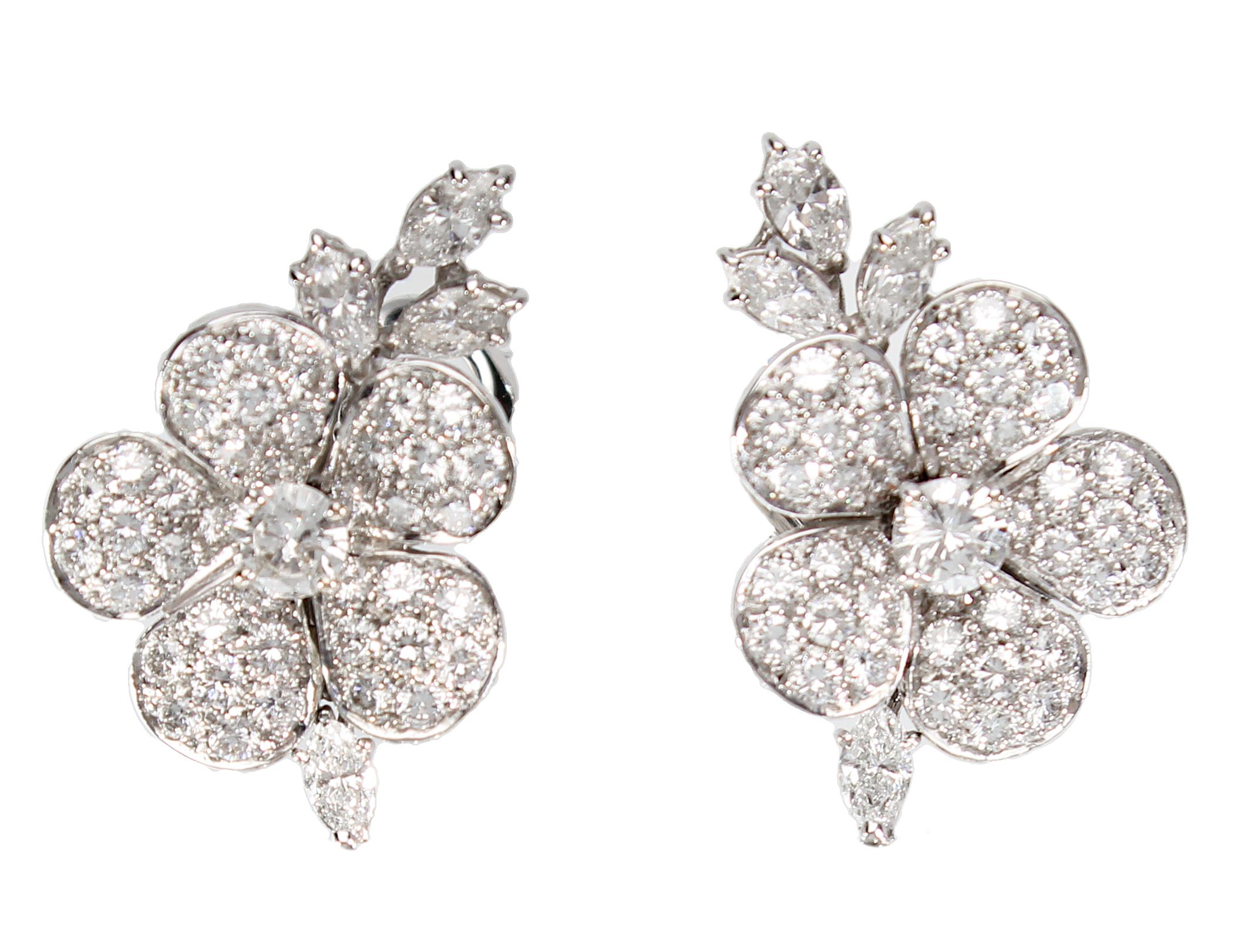 Pederzani Signed Earrings for about 10.00 Ct of Diamonds and Pearls In Excellent Condition For Sale In Rome, IT