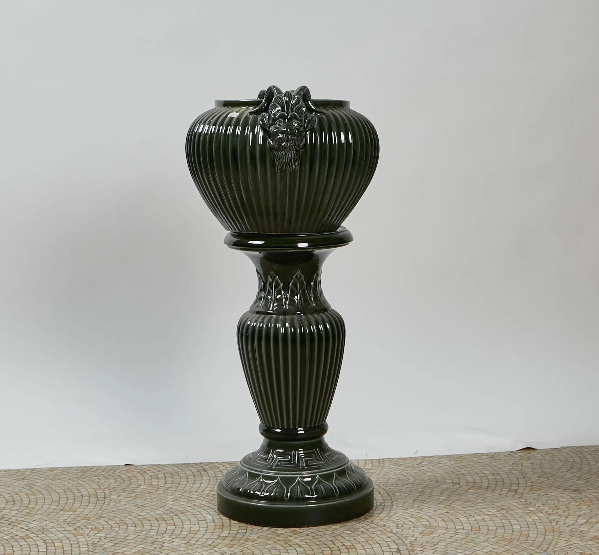 Art Nouveau pedestal and its ceramic planter circa 1900 For Sale