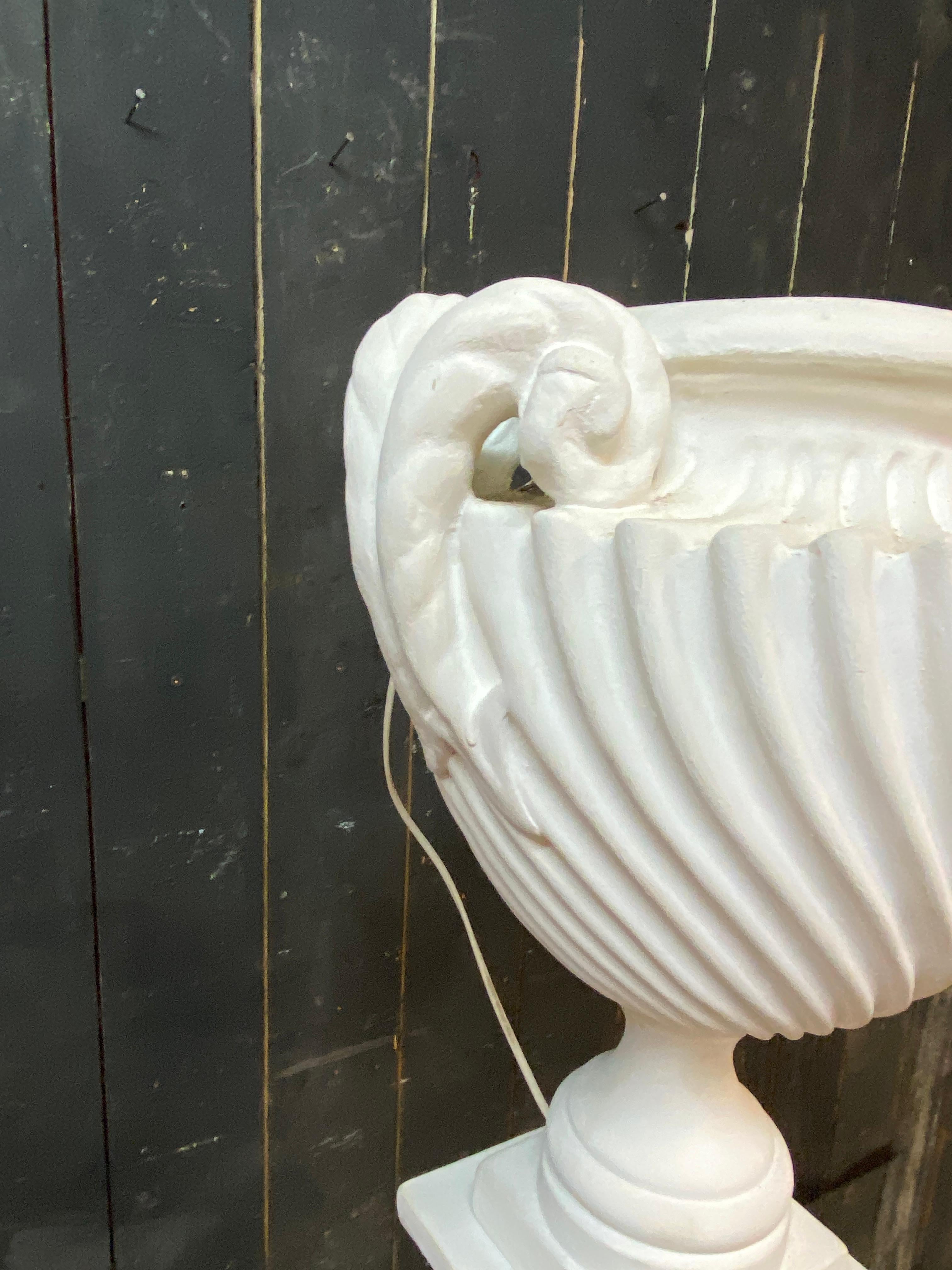 pedestal and its neo-classical plaster light basin circa 1940/1950 For Sale 1
