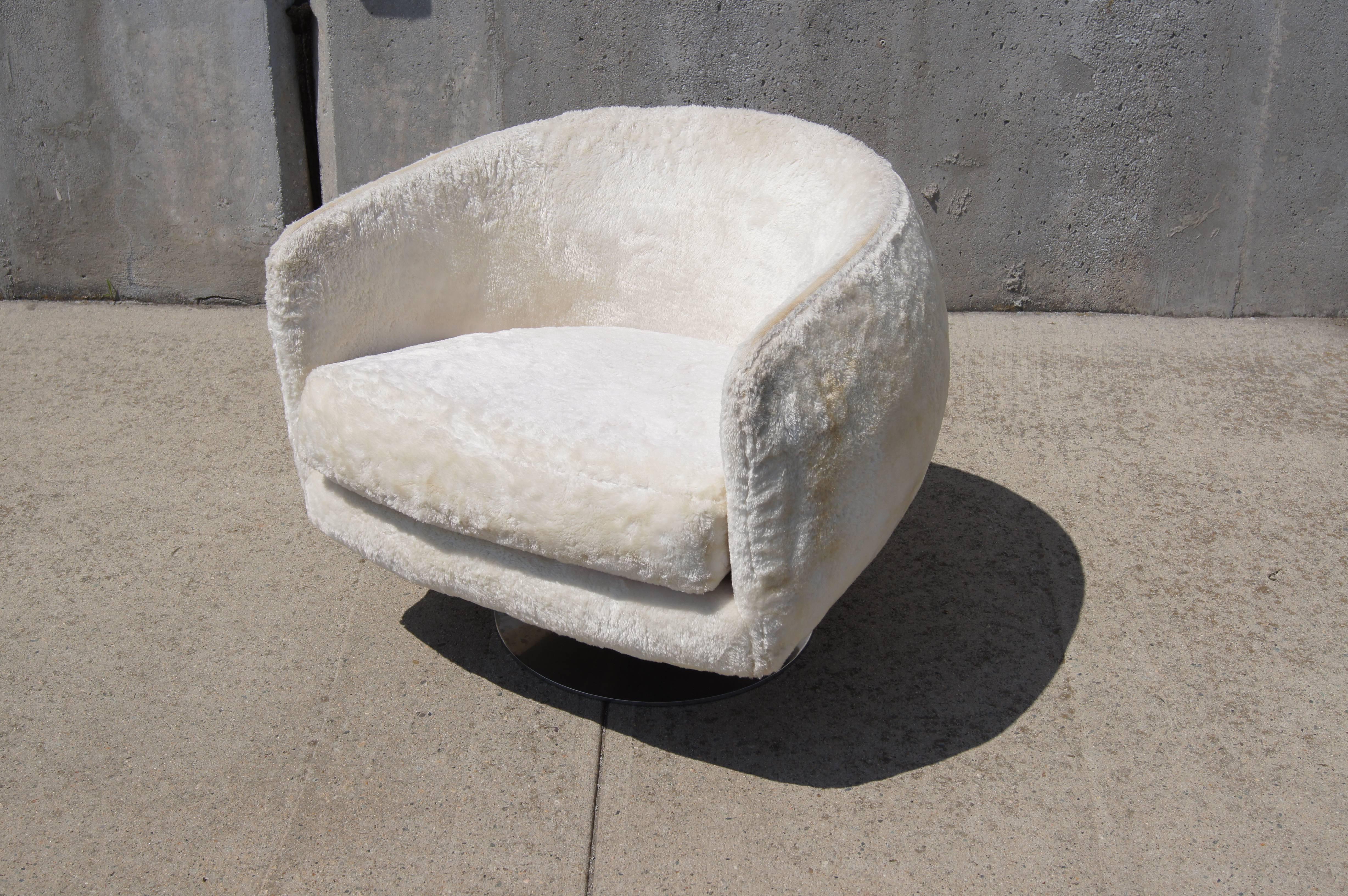 Poltrona con piedistallo e base girevole in cromo di Adrian Pearsall per Craft In condizioni buone in vendita a Dorchester, MA