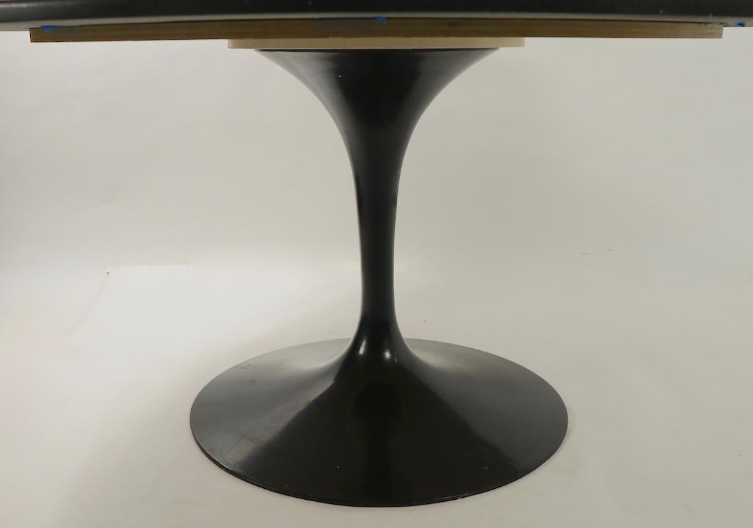 Pedestal Base Table after Saarinen In Good Condition In New York, NY