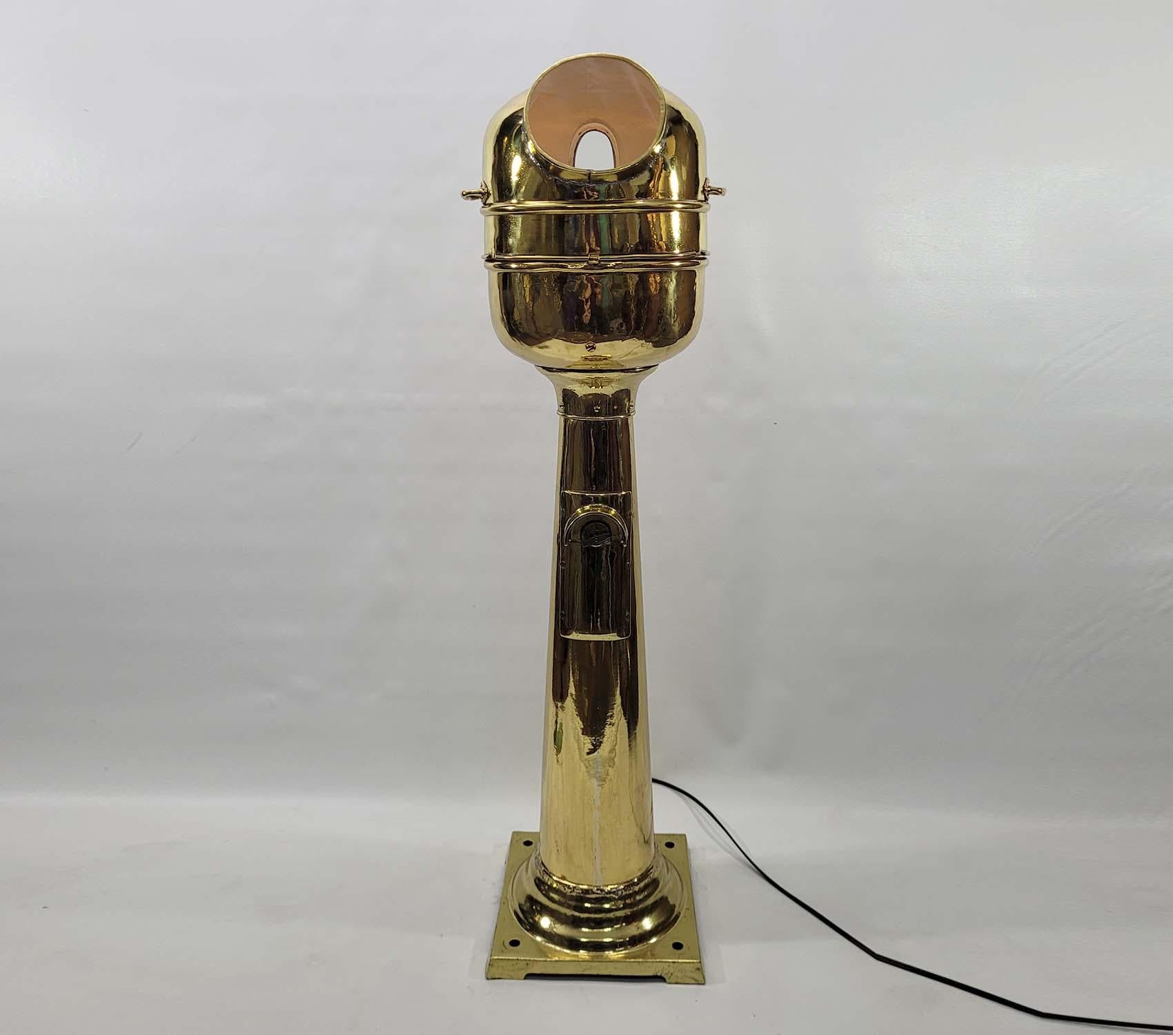 Pedestal Binnacle by Kelvin Bottomley and Baird LTD In Good Condition For Sale In Norwell, MA