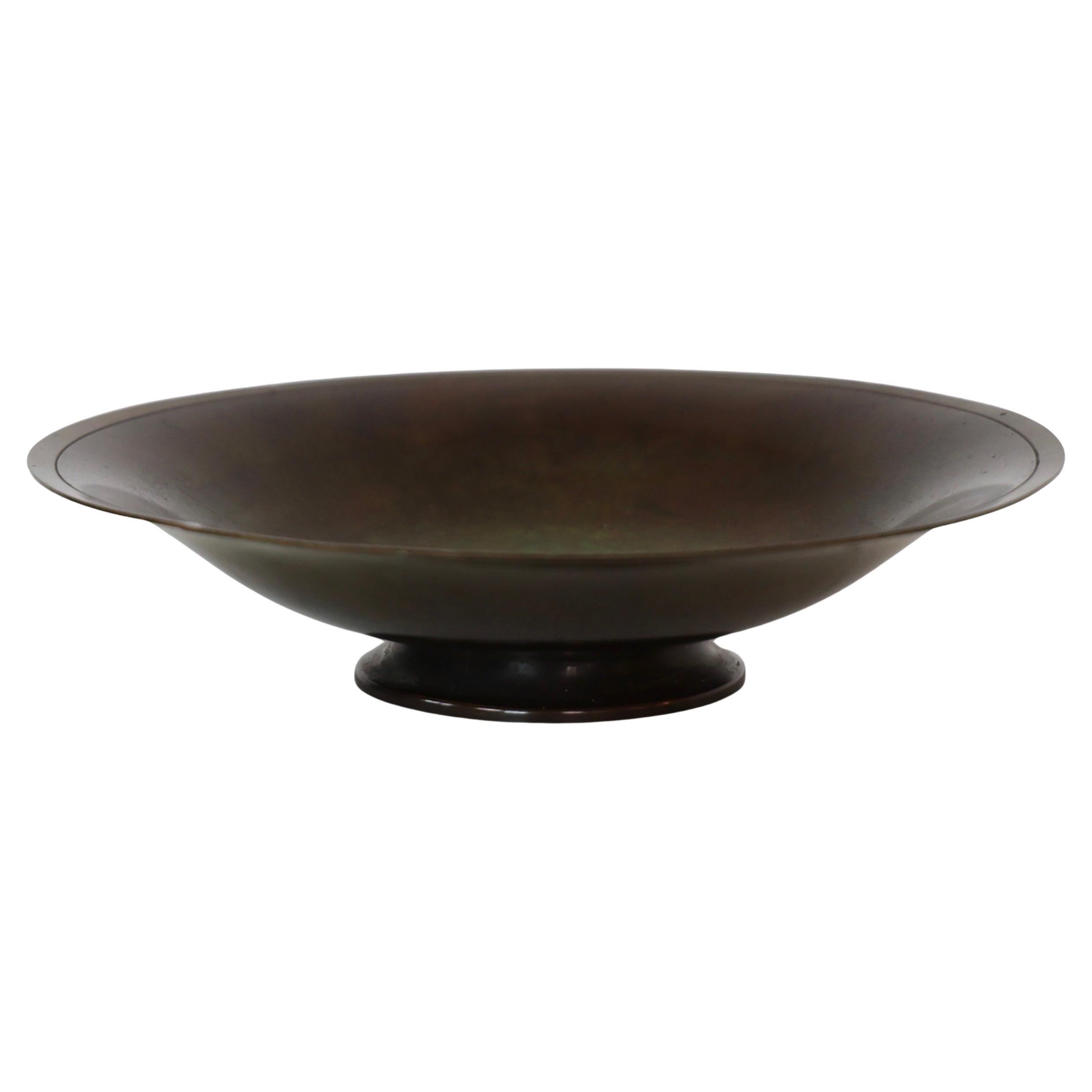 Bol en bronze à piédestal conçu par Just Andersen, années 1930, Danemark