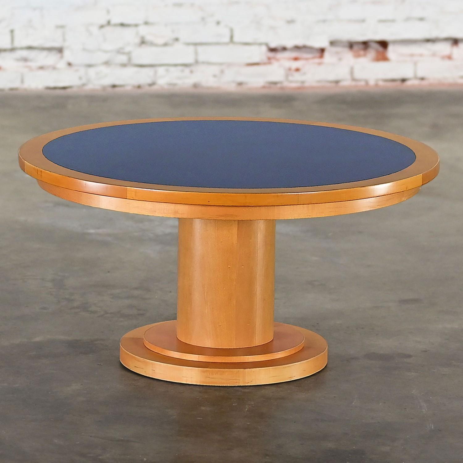 Table basse sur piédestal de Michael Graves pour Craftwood, Div. de Sonnenberg Ind en vente 9