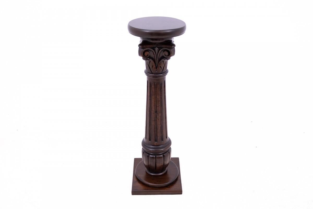 Historic column from around 1910, Western Europe.

Column in very good condition, after professional renovation.

Dimensions: height 100 cm / width 38 cm / depth 38 cm