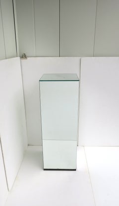 Pedestal Column Mirrored