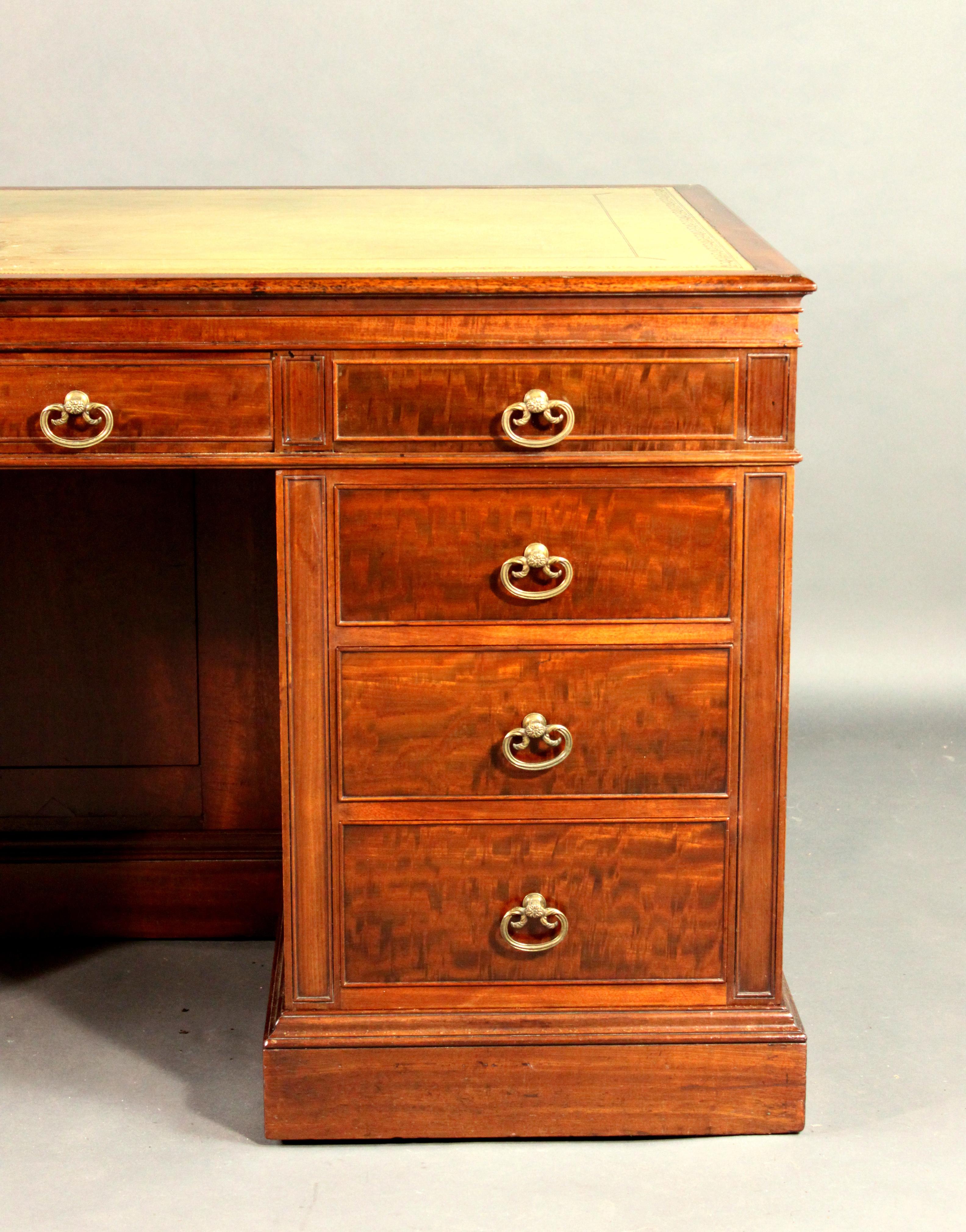 English Pedestal Desk in the Manner of Gillows of Lancaster For Sale