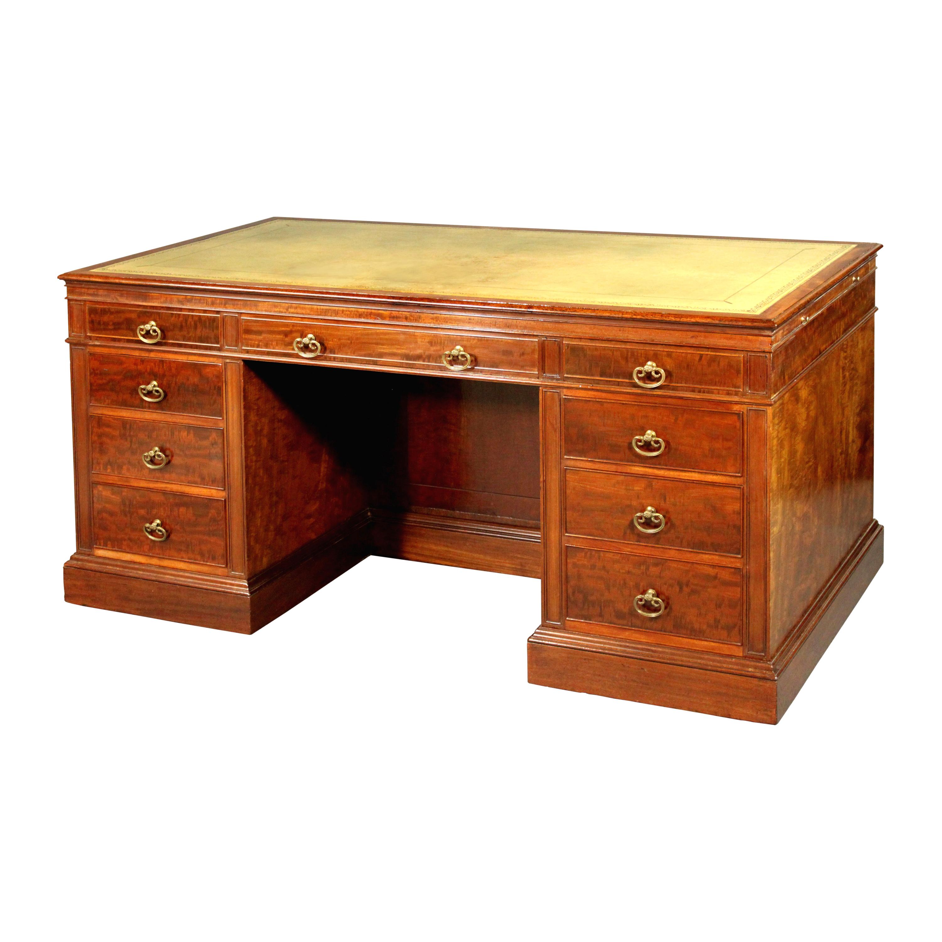 Pedestal Desk in the Manner of Gillows of Lancaster For Sale