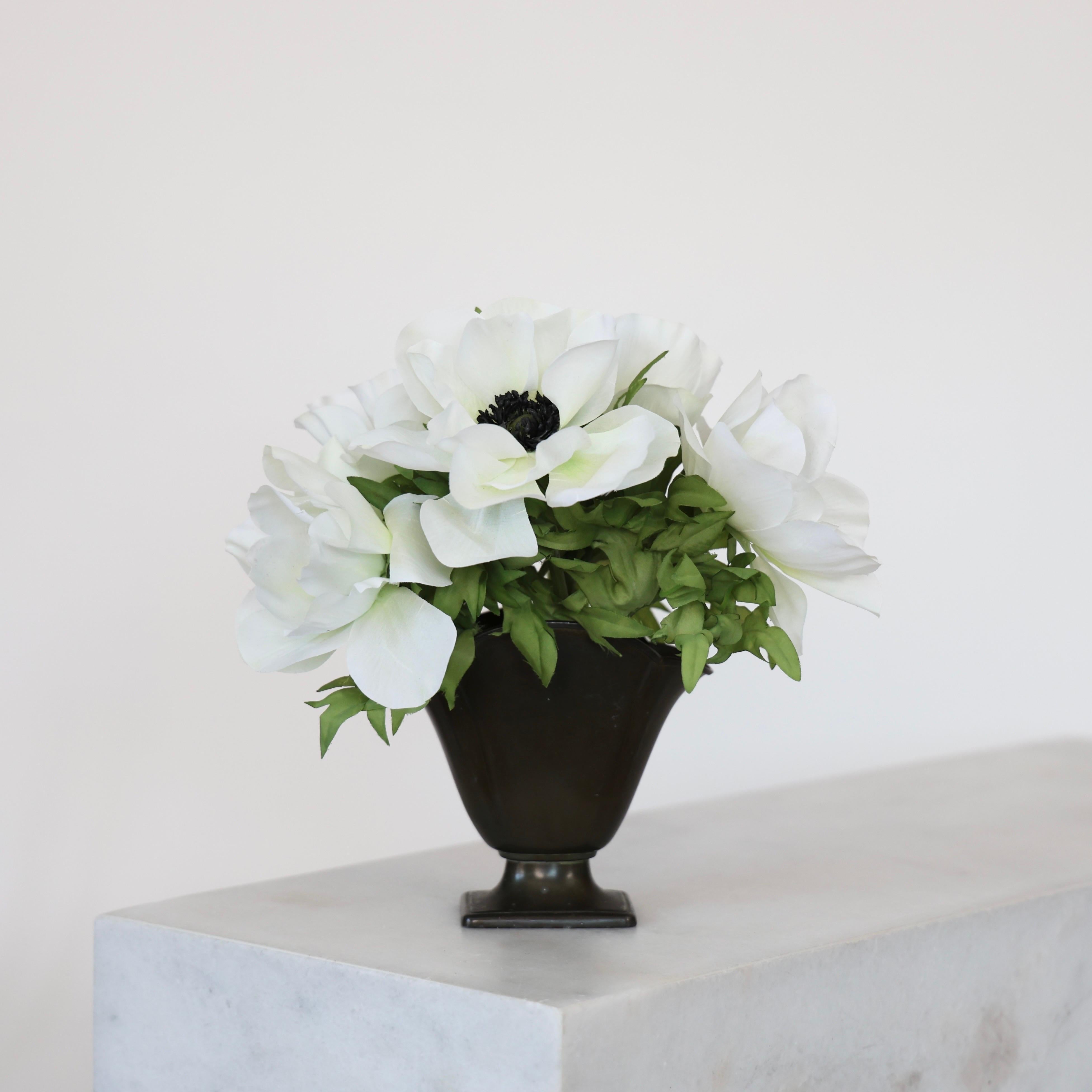 Pedestal Diskometal Vase made by Just Andersen in the 1920s. An elegant piece for an exquisite home. 

* Pedestal fan-shaped diskometal vase
* Designer: Just Andersen
* Manufacturer: Just Andersen
* Model: 161 
* Year: 1926-1929
* Condition: Vintage