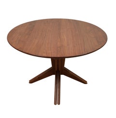 Table à rallonge The Pedestal en noyer par Mel Smilow