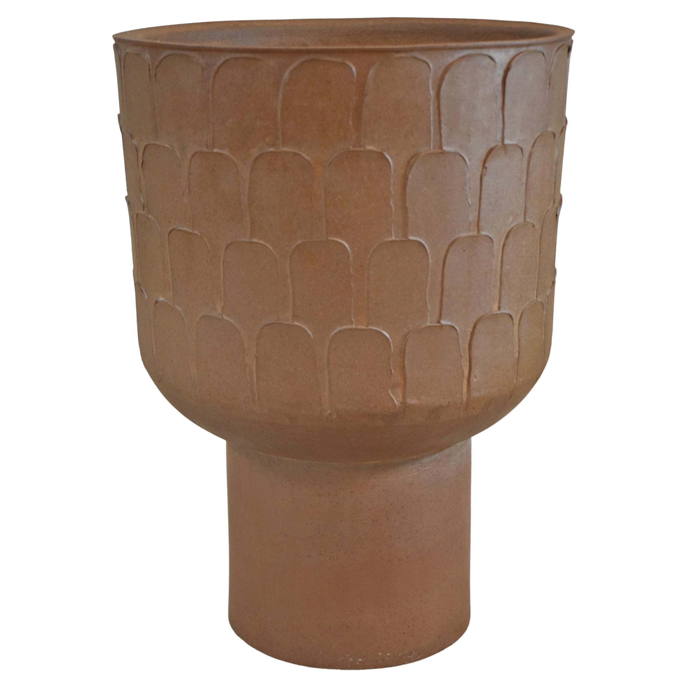 Vaso da terra con piedistallo di David Cressey per Architectural Pottery