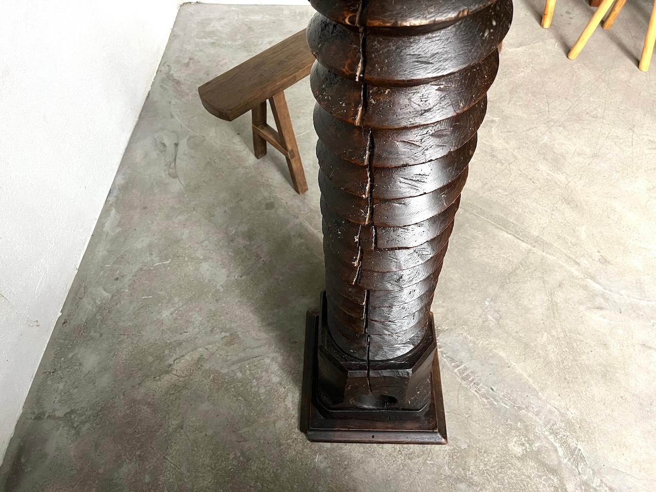 Pedestal einer alten französischen Weinpresse, um 1900 im Angebot 6
