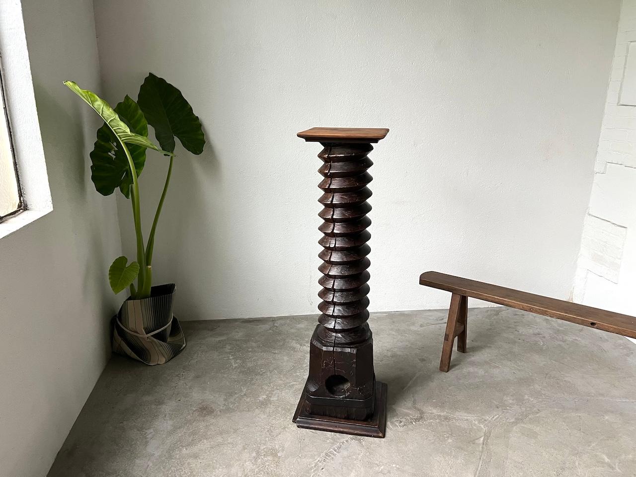 Pedestal einer alten französischen Weinpresse, um 1900 im Angebot 8