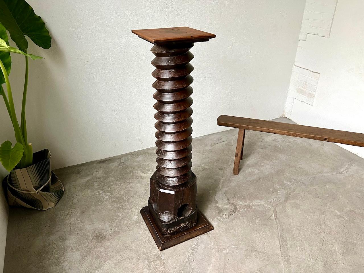 Pedestal einer alten französischen Weinpresse, um 1900 (Französische Provence) im Angebot