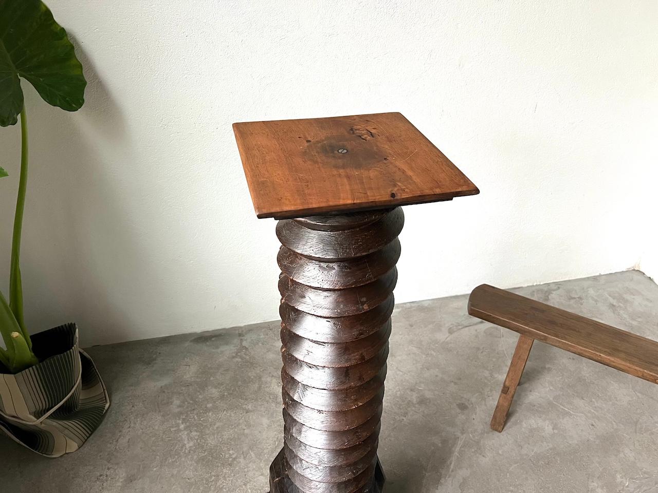 Pedestal einer alten französischen Weinpresse, um 1900 (Französisch) im Angebot