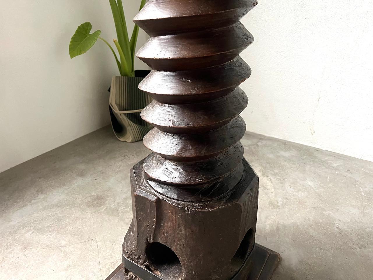 Pedestal einer alten französischen Weinpresse, um 1900 (Kirsche) im Angebot