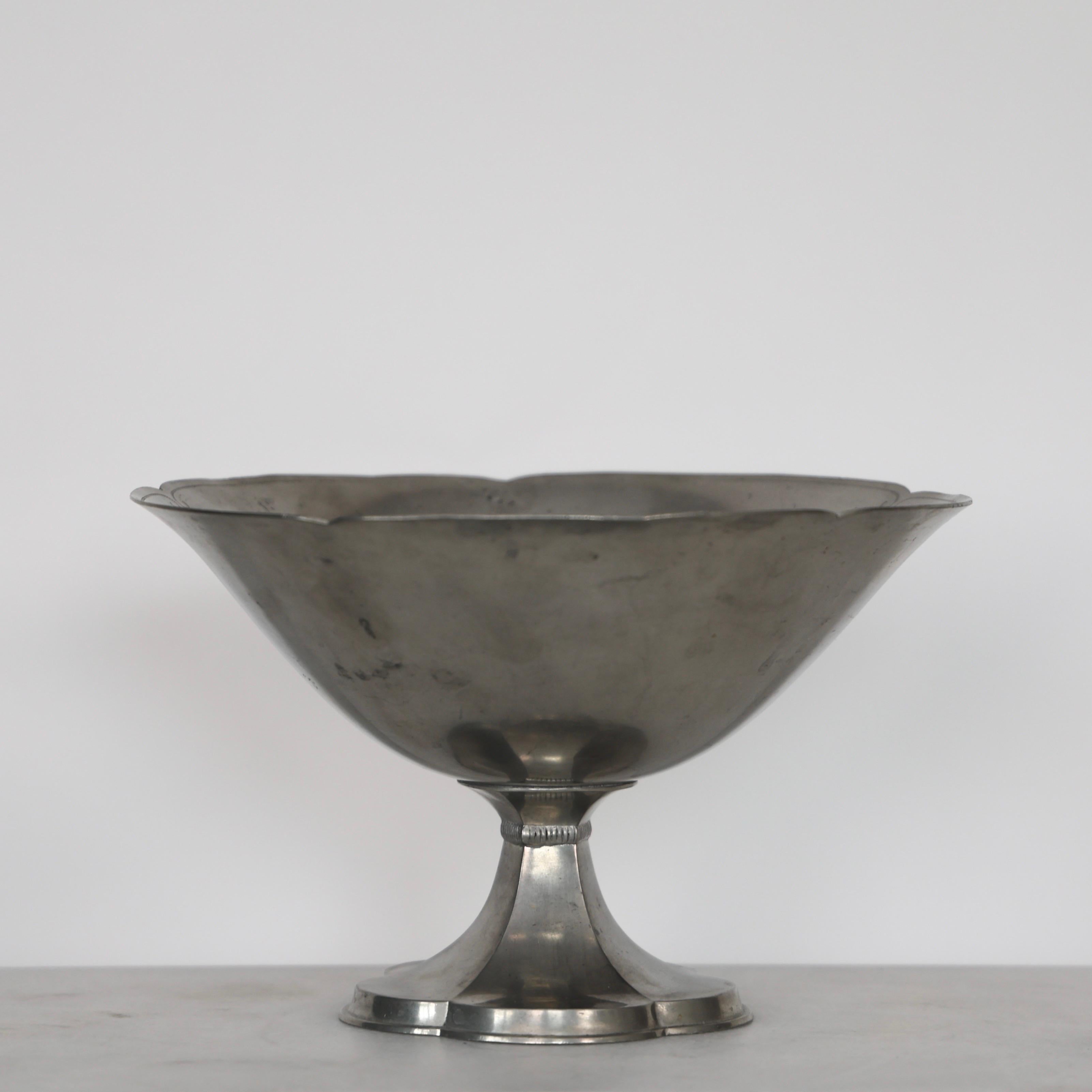 Pedestal Pewter Bowl by Just Andersen, 1920s, Denmark In Fair Condition For Sale In Værløse, DK