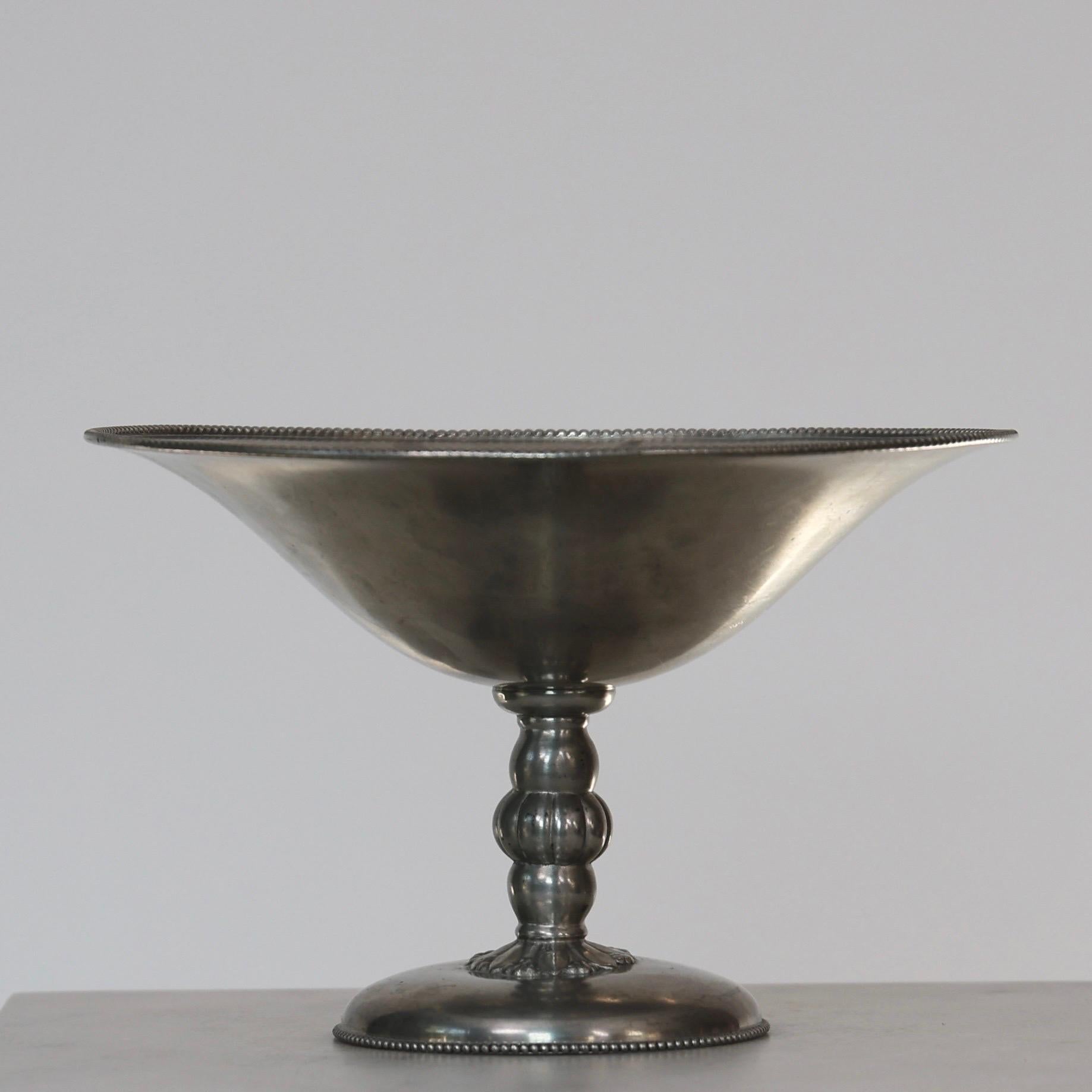 Pedestal Pewter Bowl by Just Andersen, 1920s, Denmark (Hartzinn) im Angebot