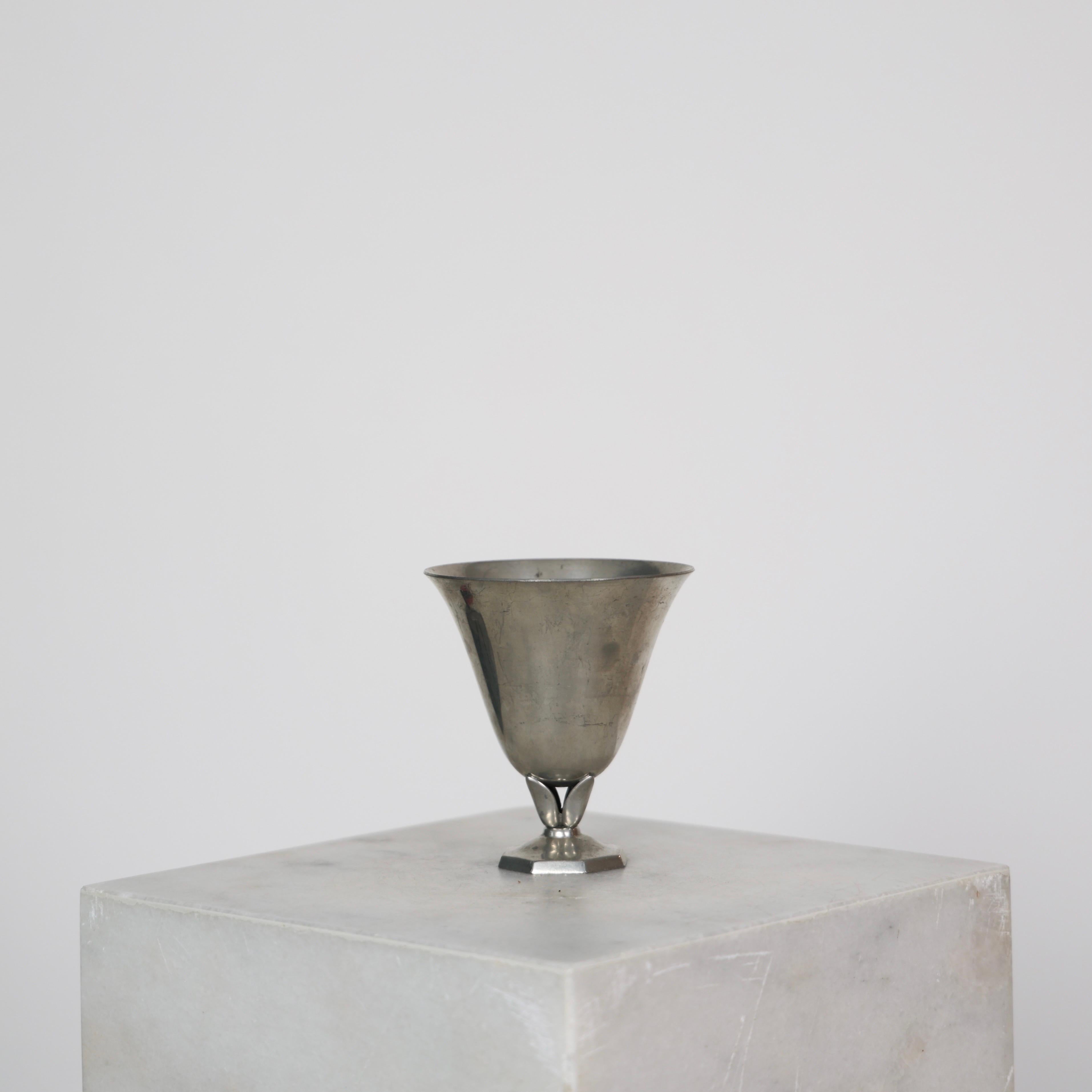 Pedestal Pewter Vase by Just Andersen, 1920s, Denmark in vendita 3