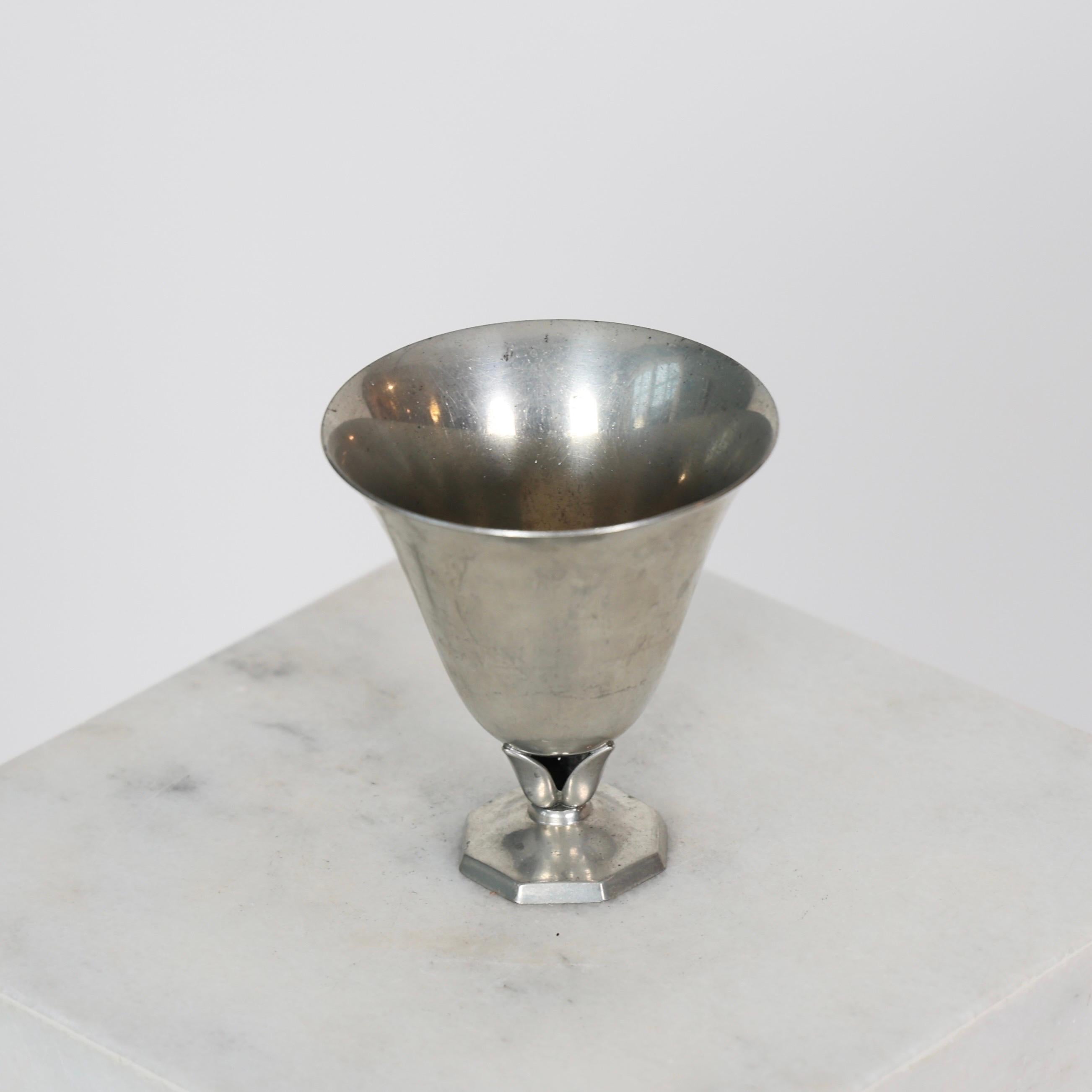 Pedestal Pewter Vase by Just Andersen, 1920s, Denmark In condizioni buone in vendita a Værløse, DK