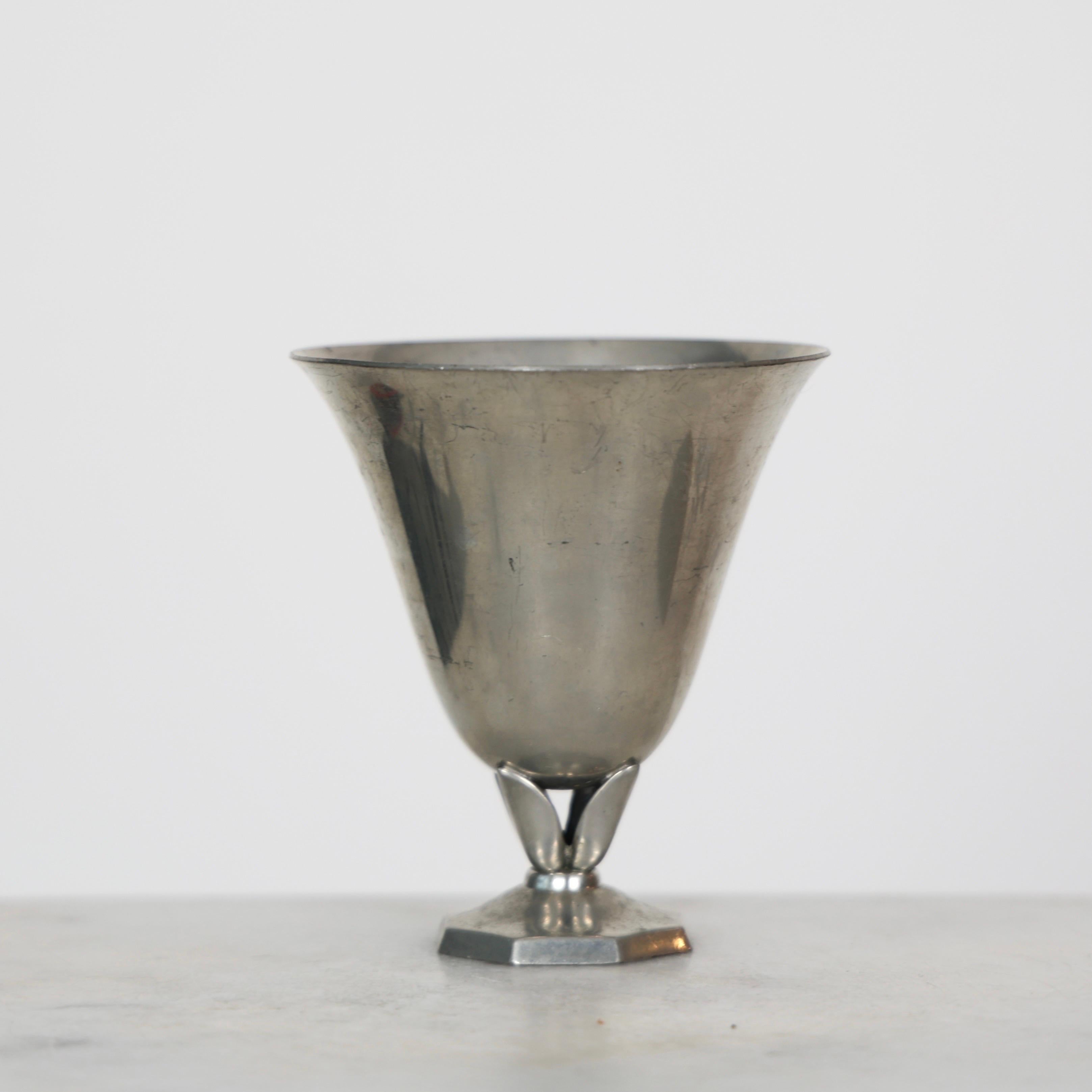 Inizio XX secolo Pedestal Pewter Vase by Just Andersen, 1920s, Denmark in vendita