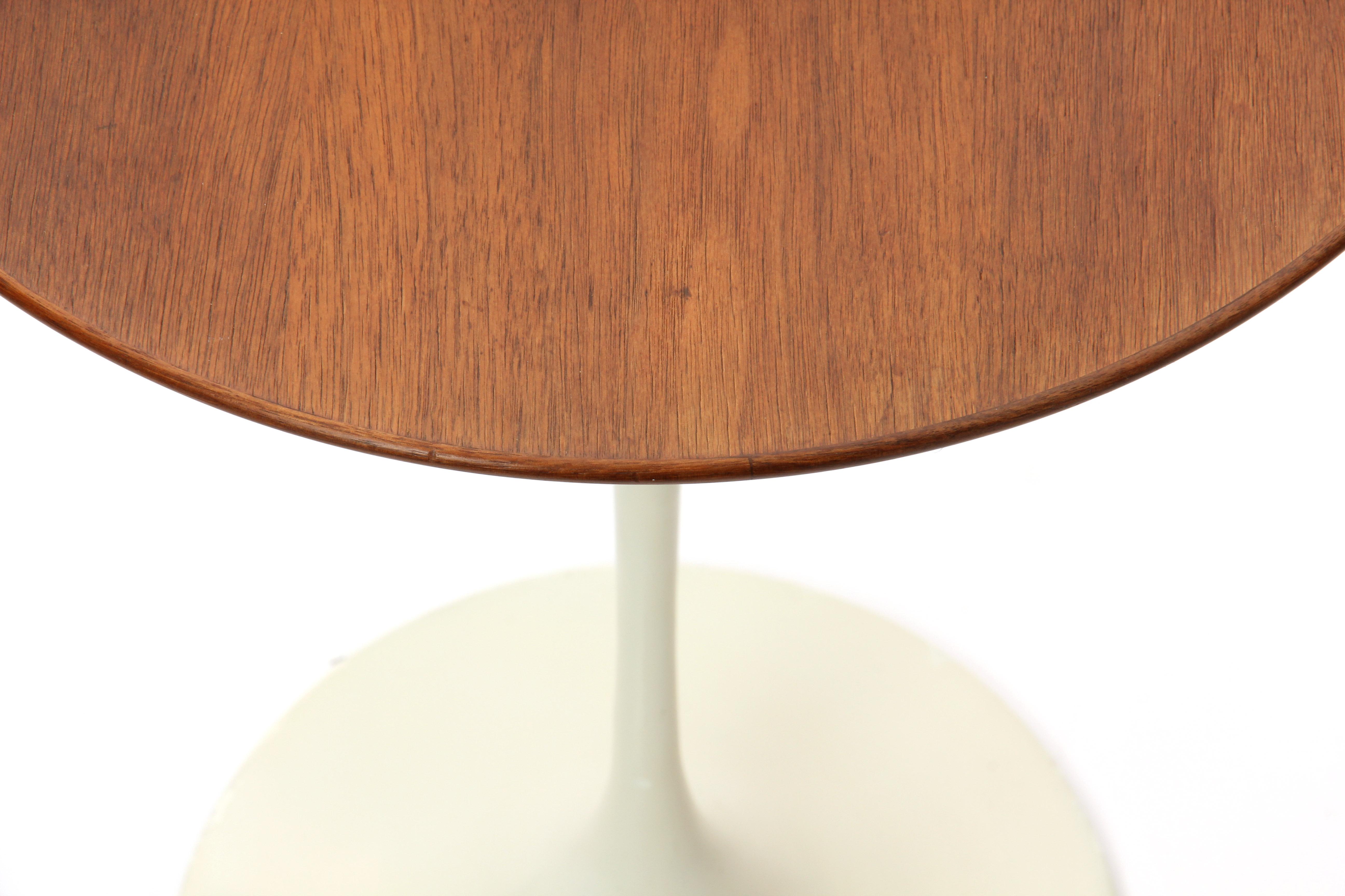 American Pedestal Side Table by Eero Saarinen
