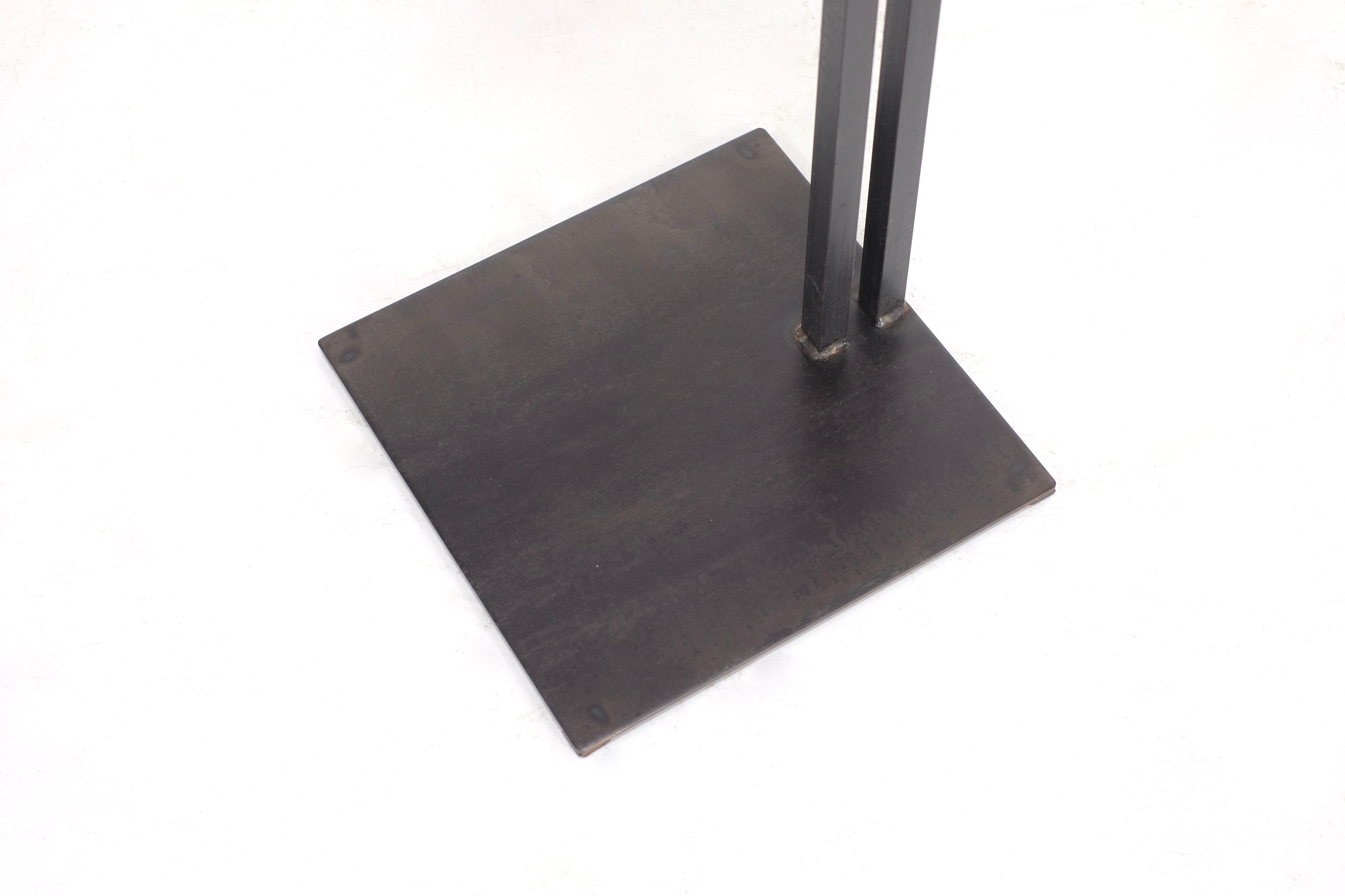 Pedestal 
