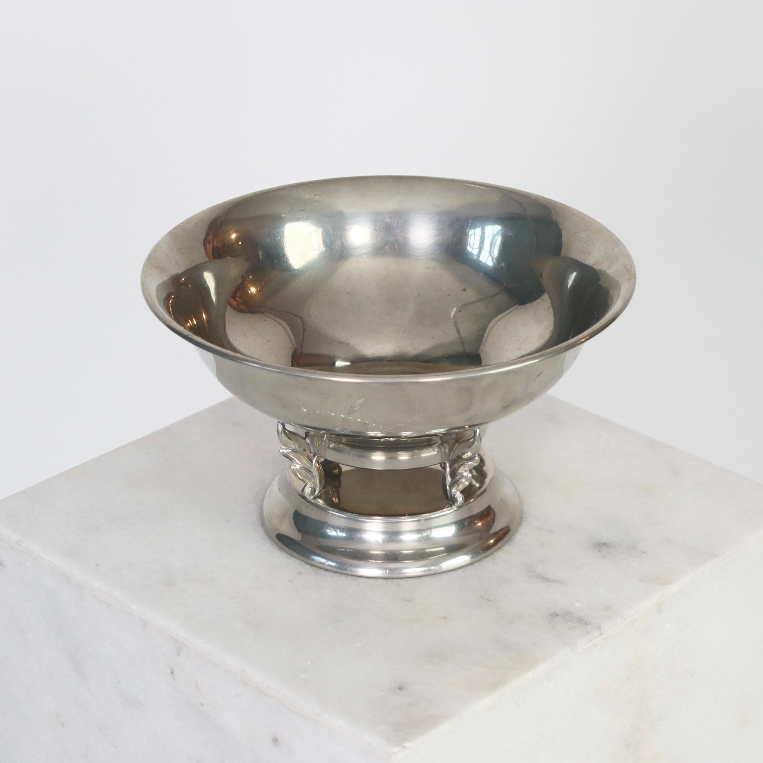 Cuenco de peltre con pedestal Swedish Grace de Svenkst Tenn, Años 30, Suecia en Bueno estado para la venta en Værløse, DK