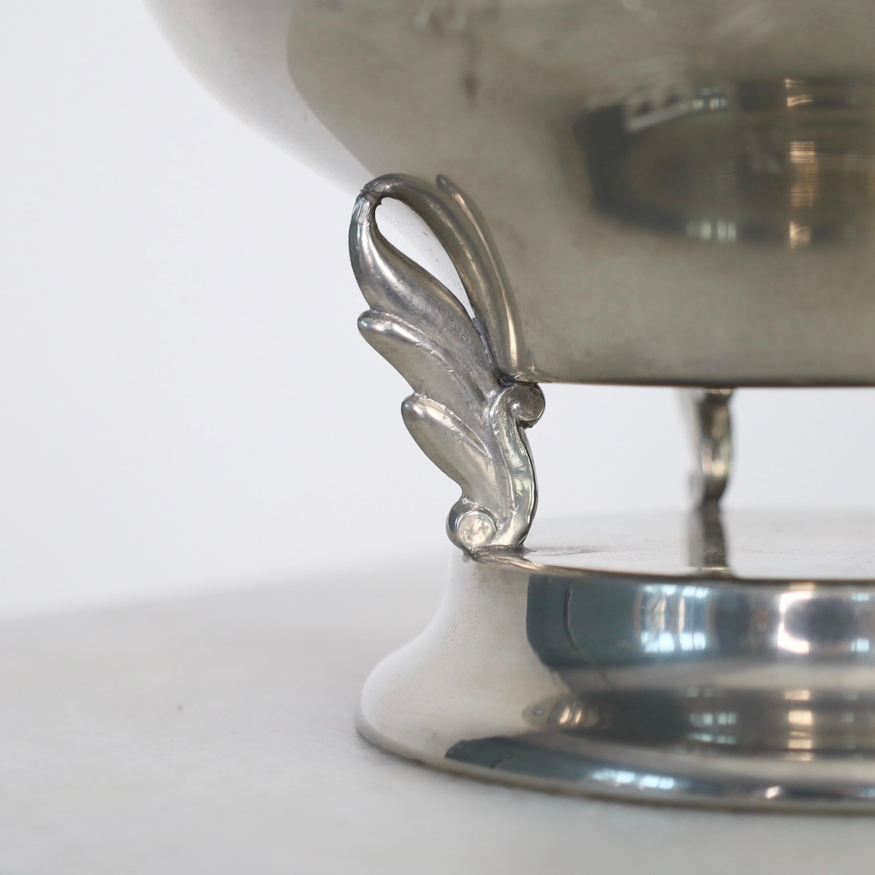 Cuenco de peltre con pedestal Swedish Grace de Svenkst Tenn, Años 30, Suecia en venta 1