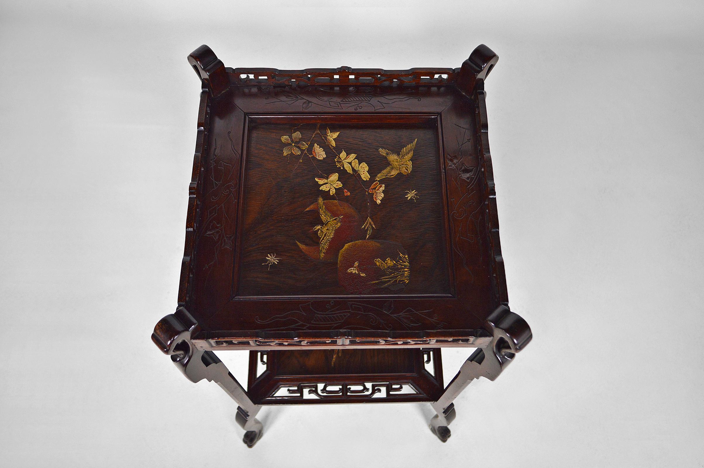 Pedestal Table in Carved Wood and Lacquered Panels, Japonisme France, circa 1880 In Good Condition For Sale In VÉZELAY, FR
