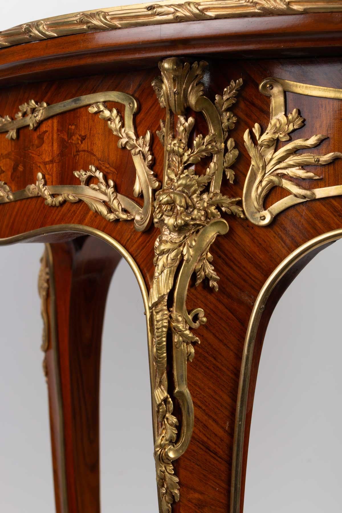 Pedestal Table in Marquetry and Gilt Bronze 2