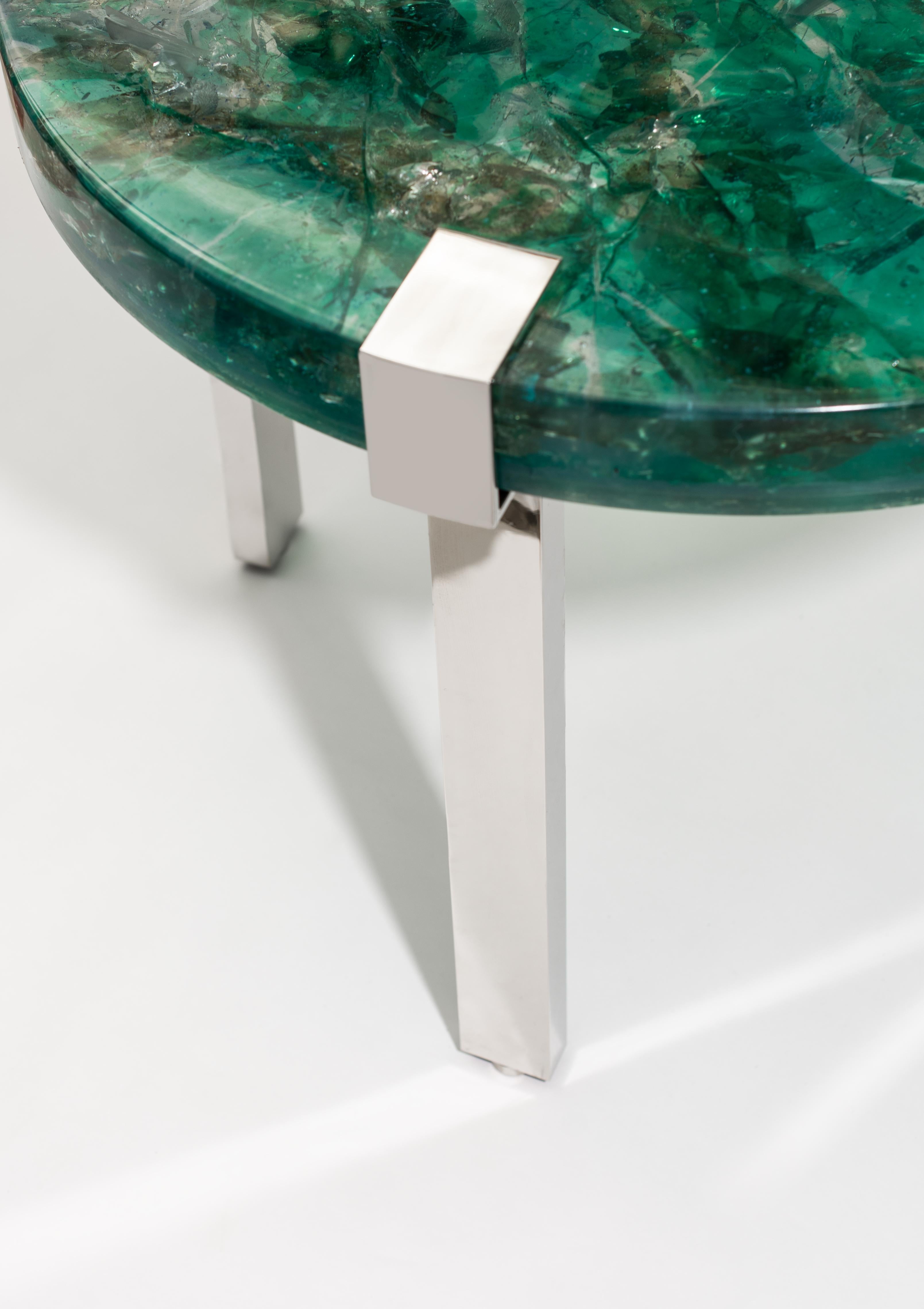 Pedestal Table in Resin and Nickel-Plated Brass For Sale 1