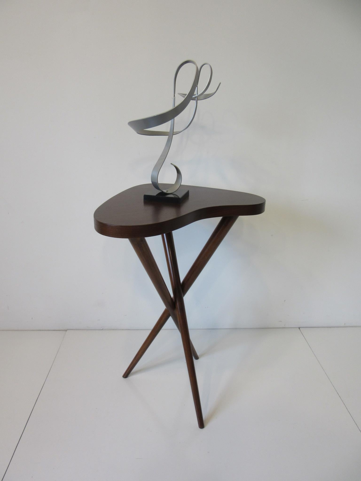 Pedestal Table in the Style of T.H. Robsjohn Gibbings  1